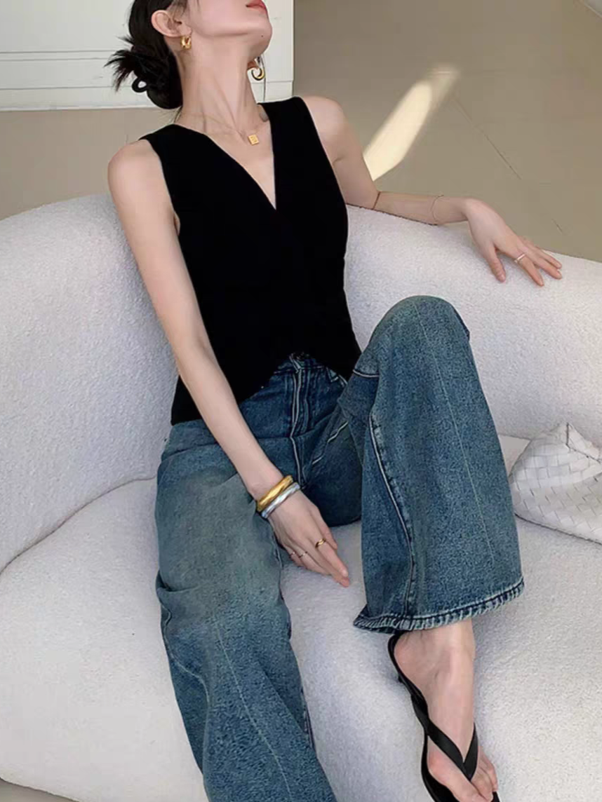 Odilon Front Knot Crop Top-The Black Bow-