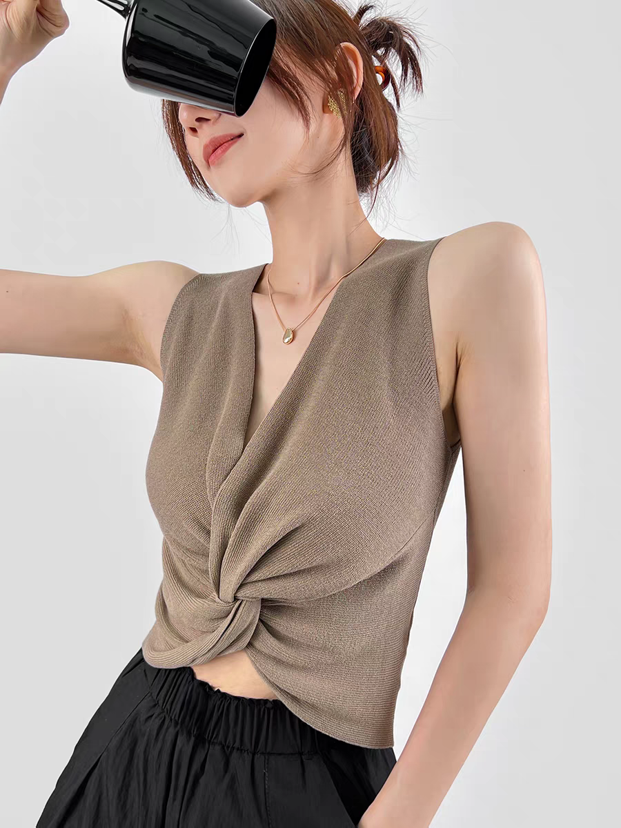 Odilon Front Knot Crop Top-The Black Bow-