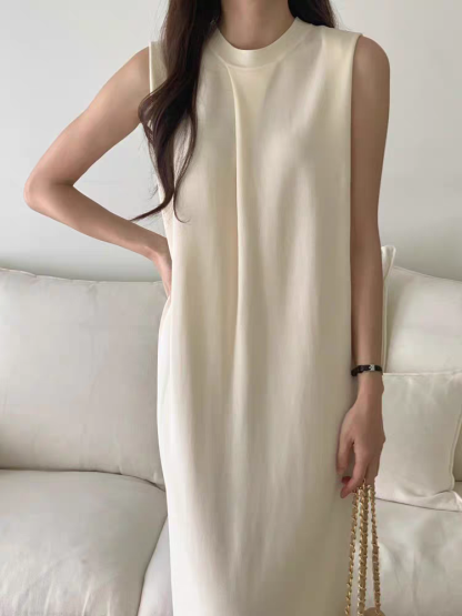 Perrine Round Neck Maxi Knit Dress (Discounted-Free size)-The Black Bow-