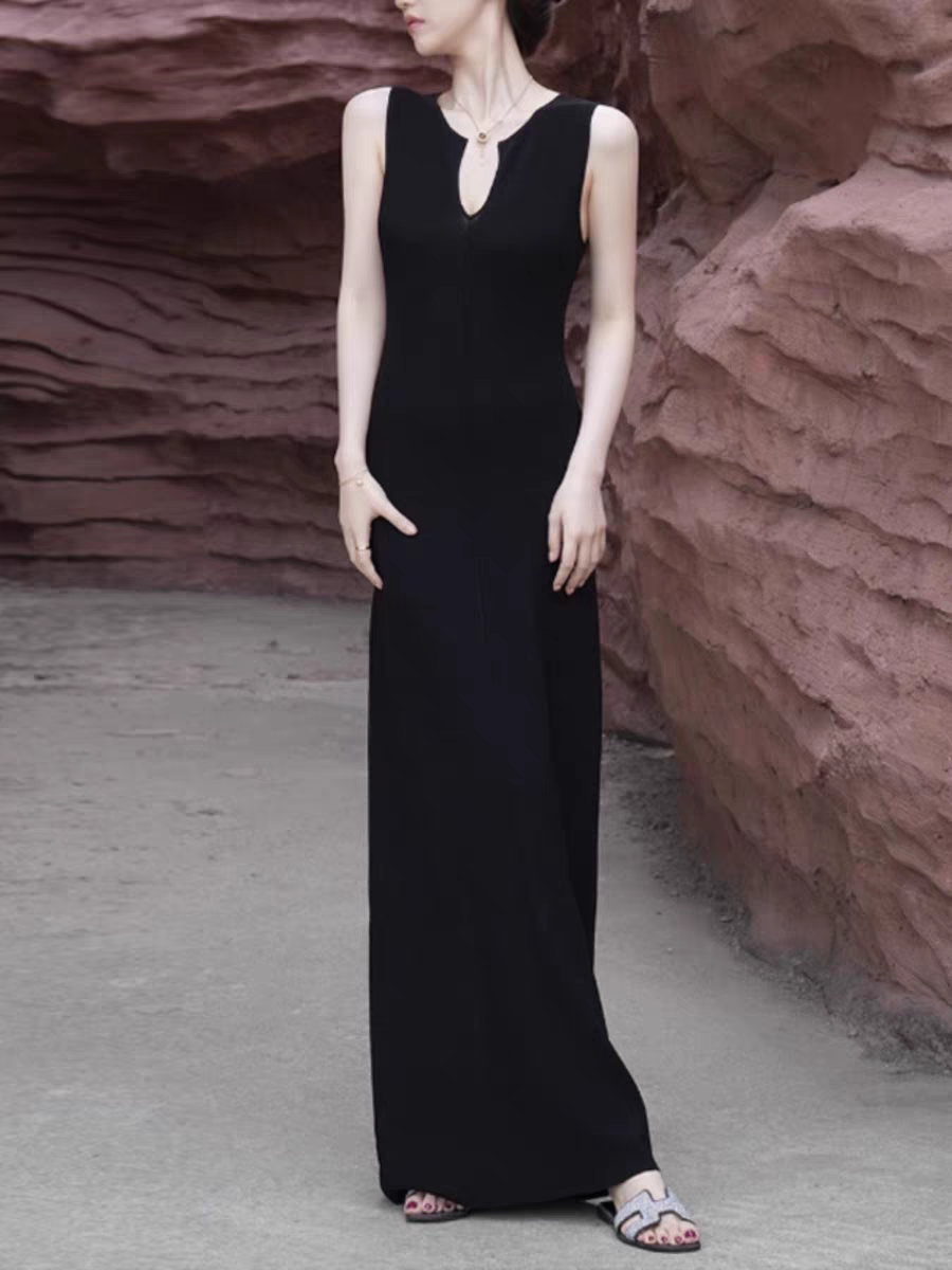 Gaspard V-Neck Maxi Dress (Discounted-Free Size)-The Black Bow-