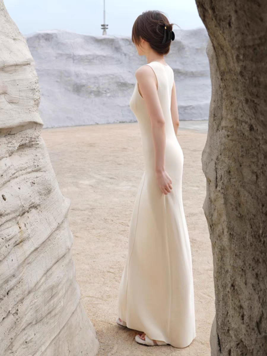 Gaspard V-Neck Maxi Dress (Discounted-Free Size)-The Black Bow-