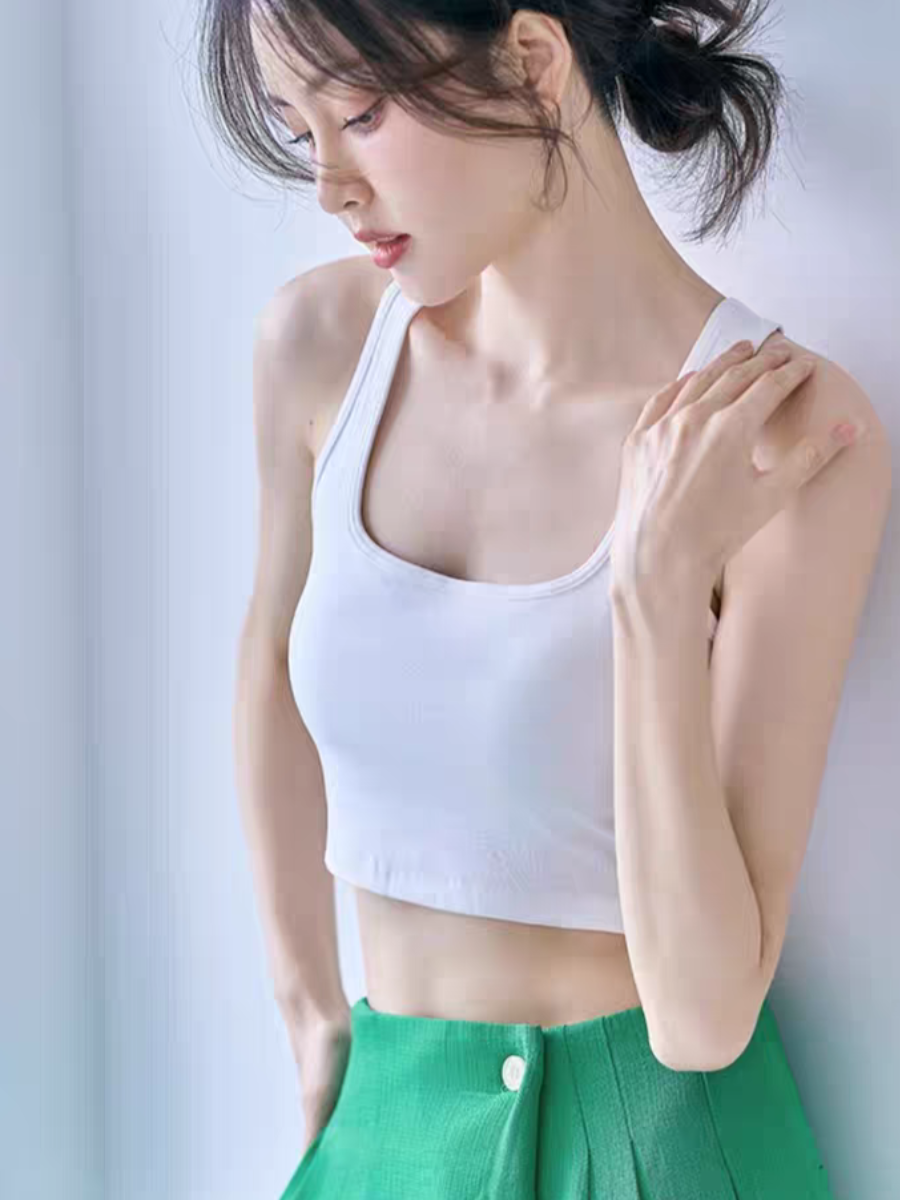 Quinta V-Back Padded Crop Top