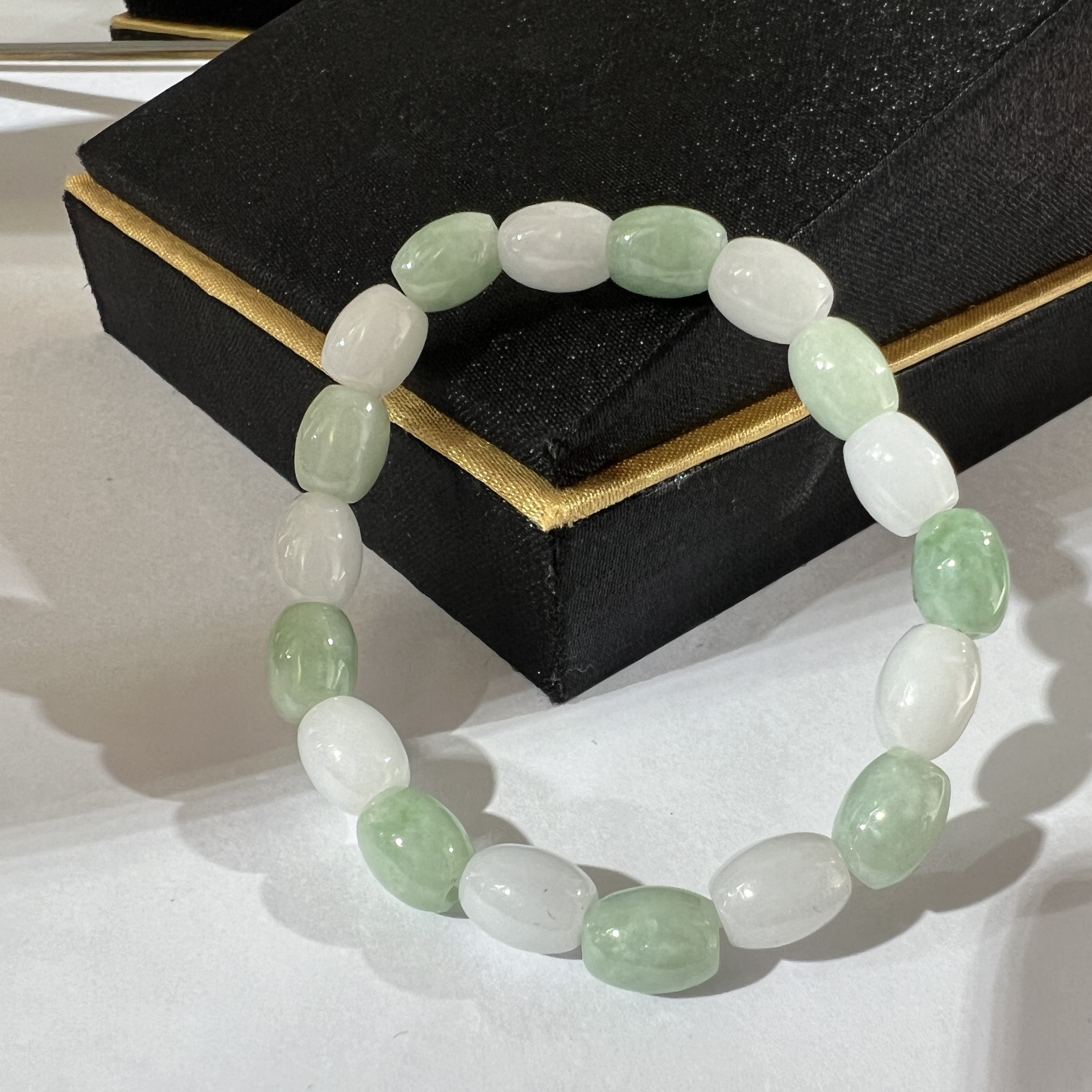 綠白雙彩桶珠手串