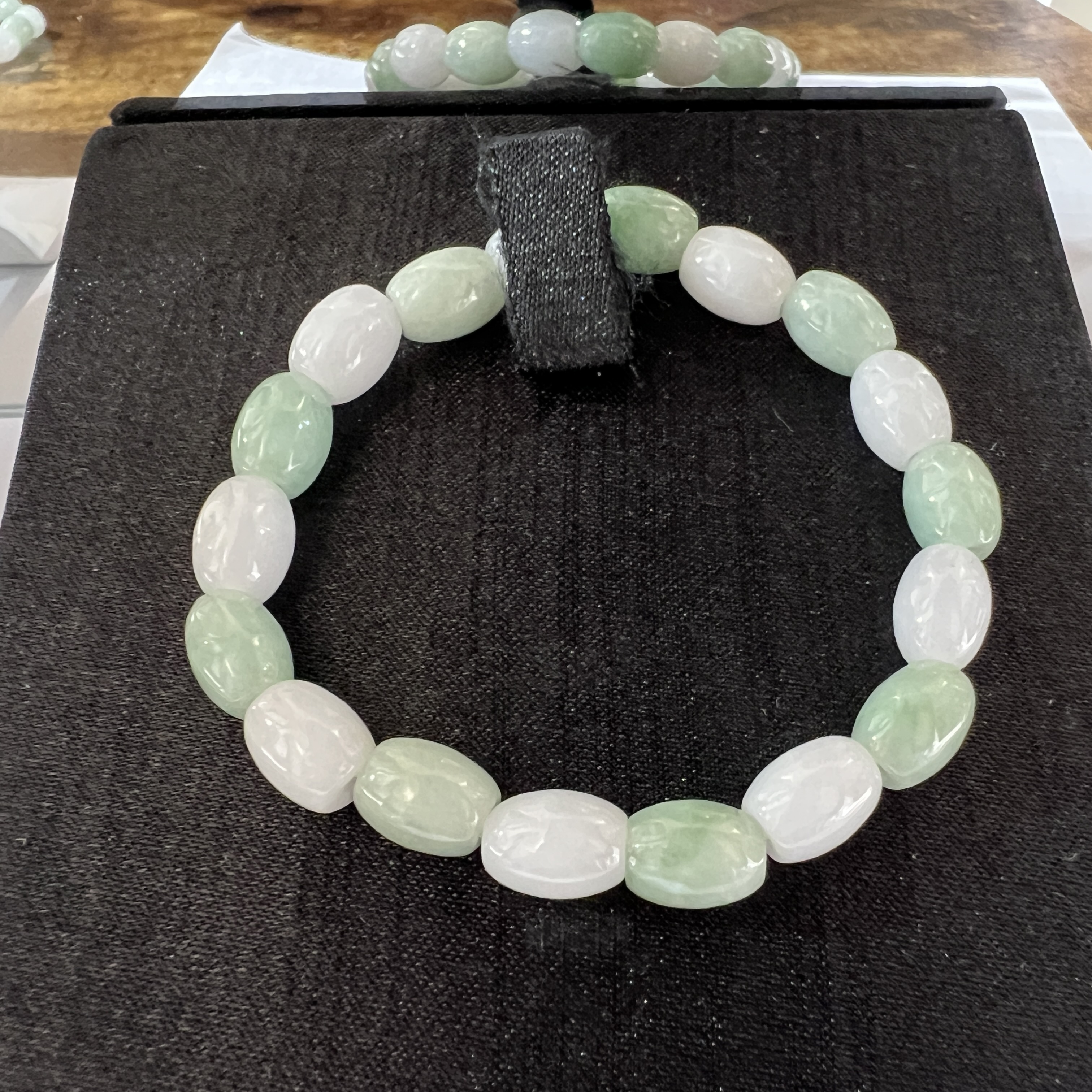 綠白雙彩桶珠手串