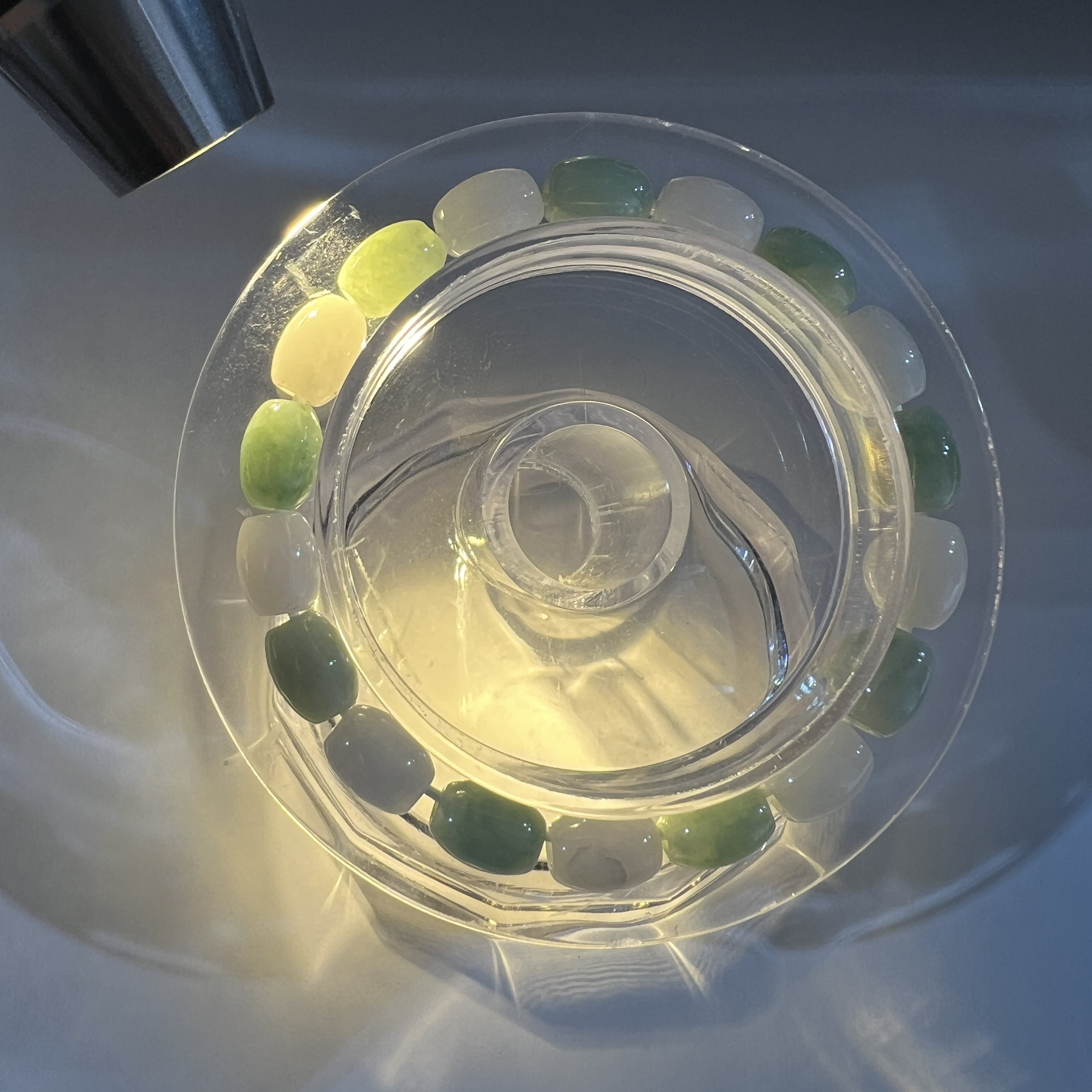 綠白雙彩桶珠手串