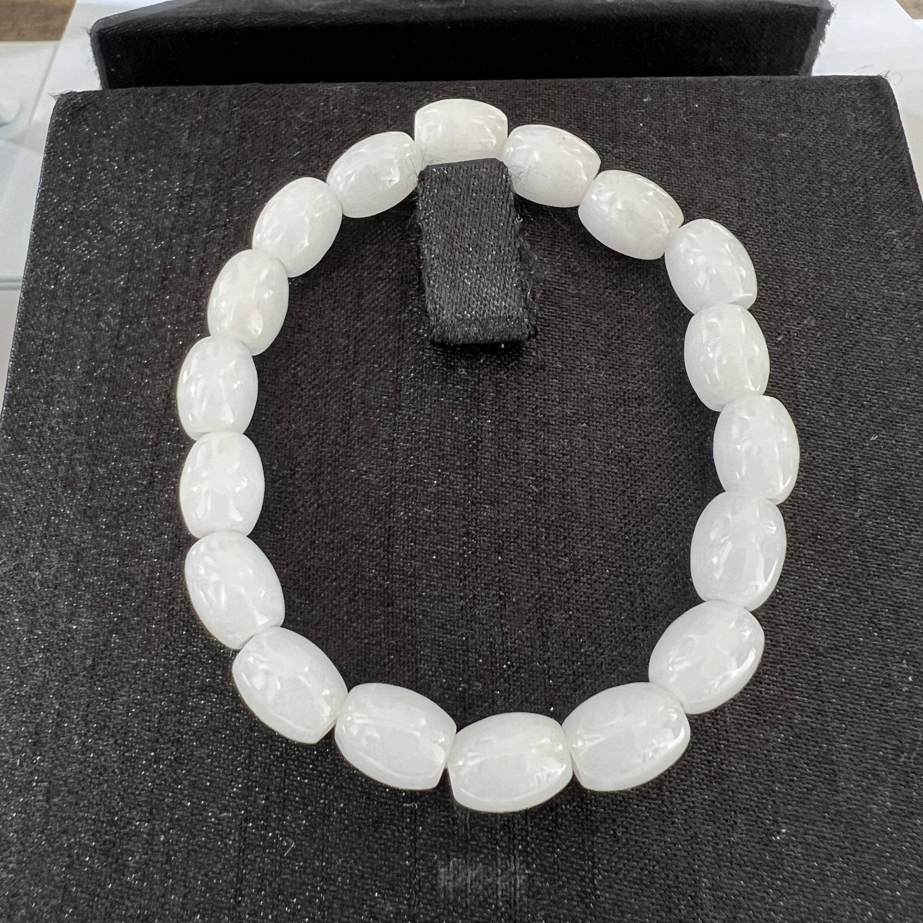 綠白雙彩桶珠手串