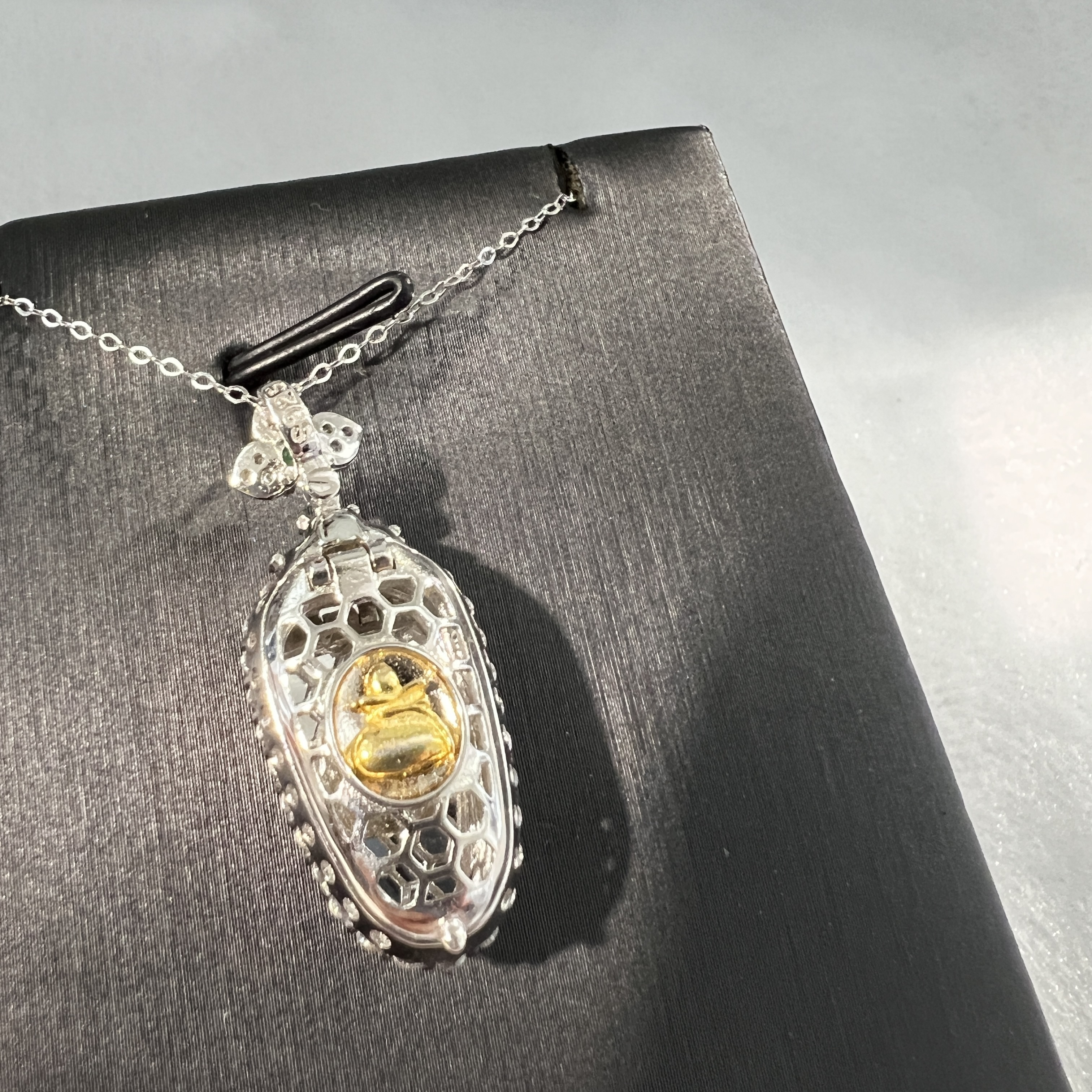 冰濃綠葉子吊墜