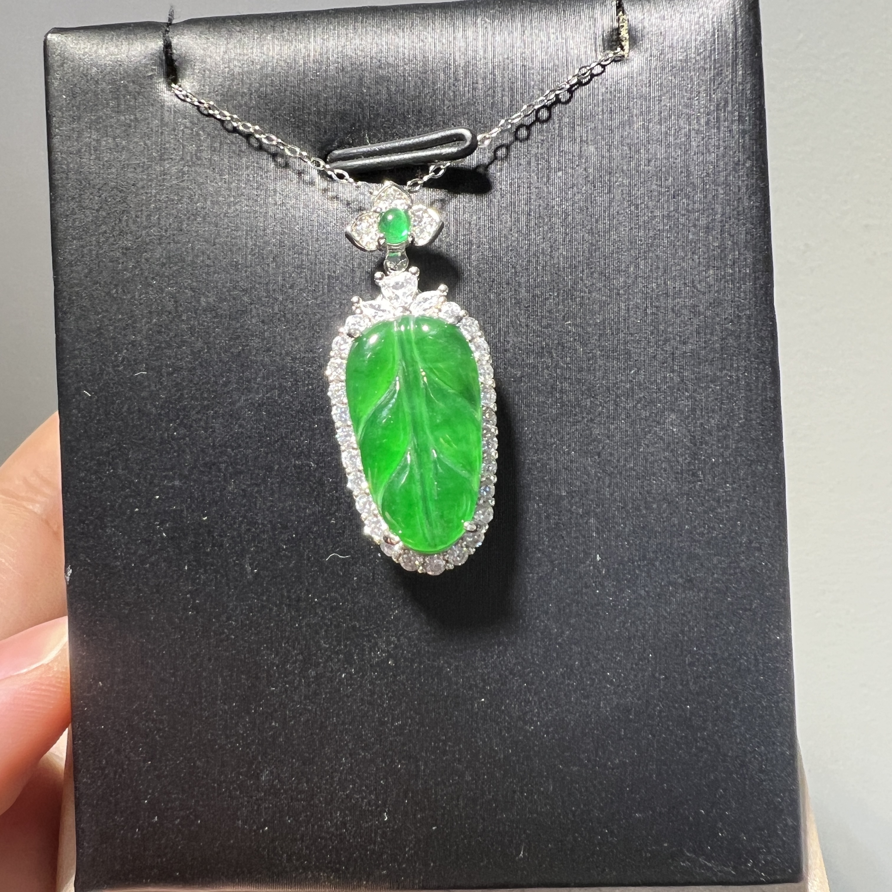 冰濃綠葉子吊墜