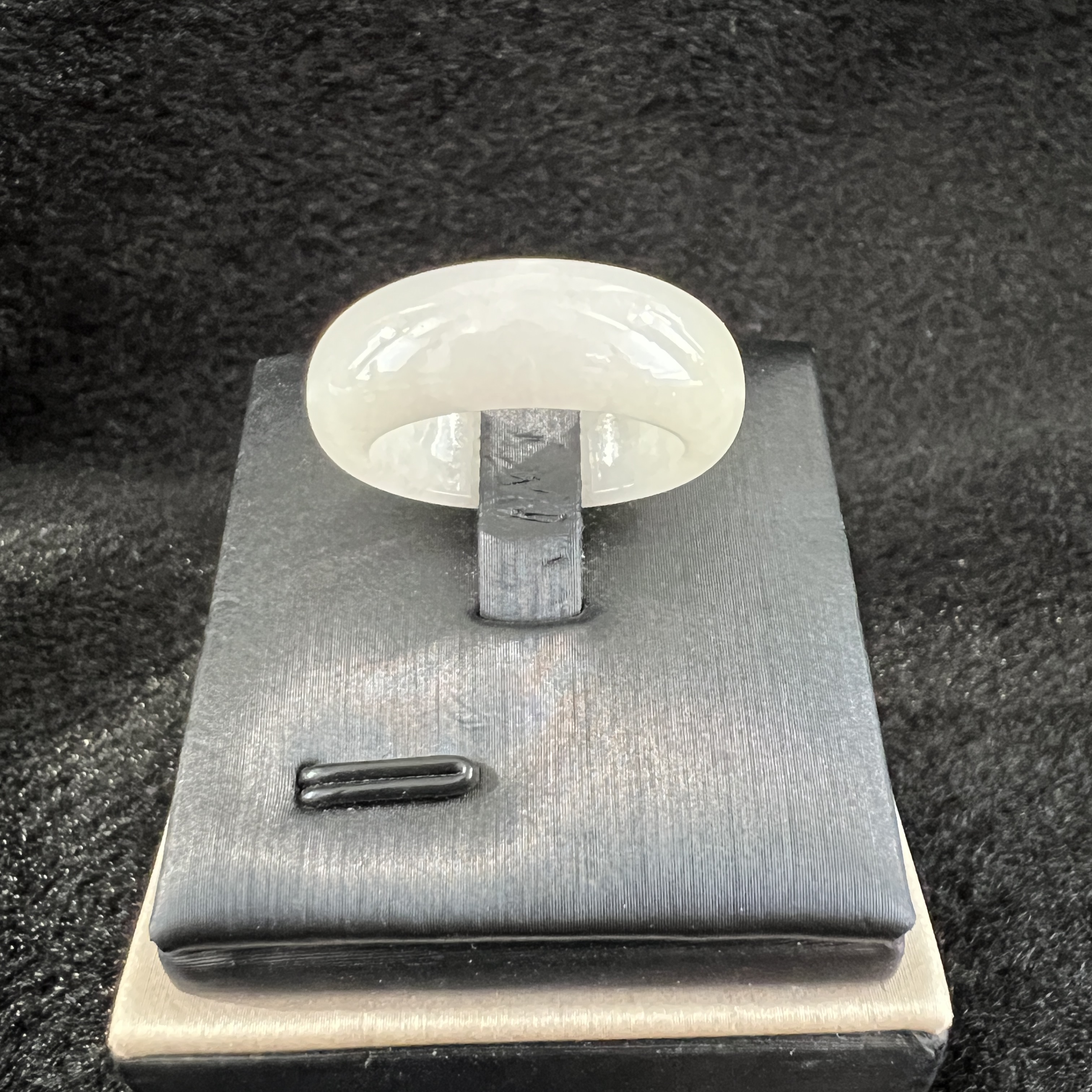 冰白底飄一抹蜜糖黃戒指