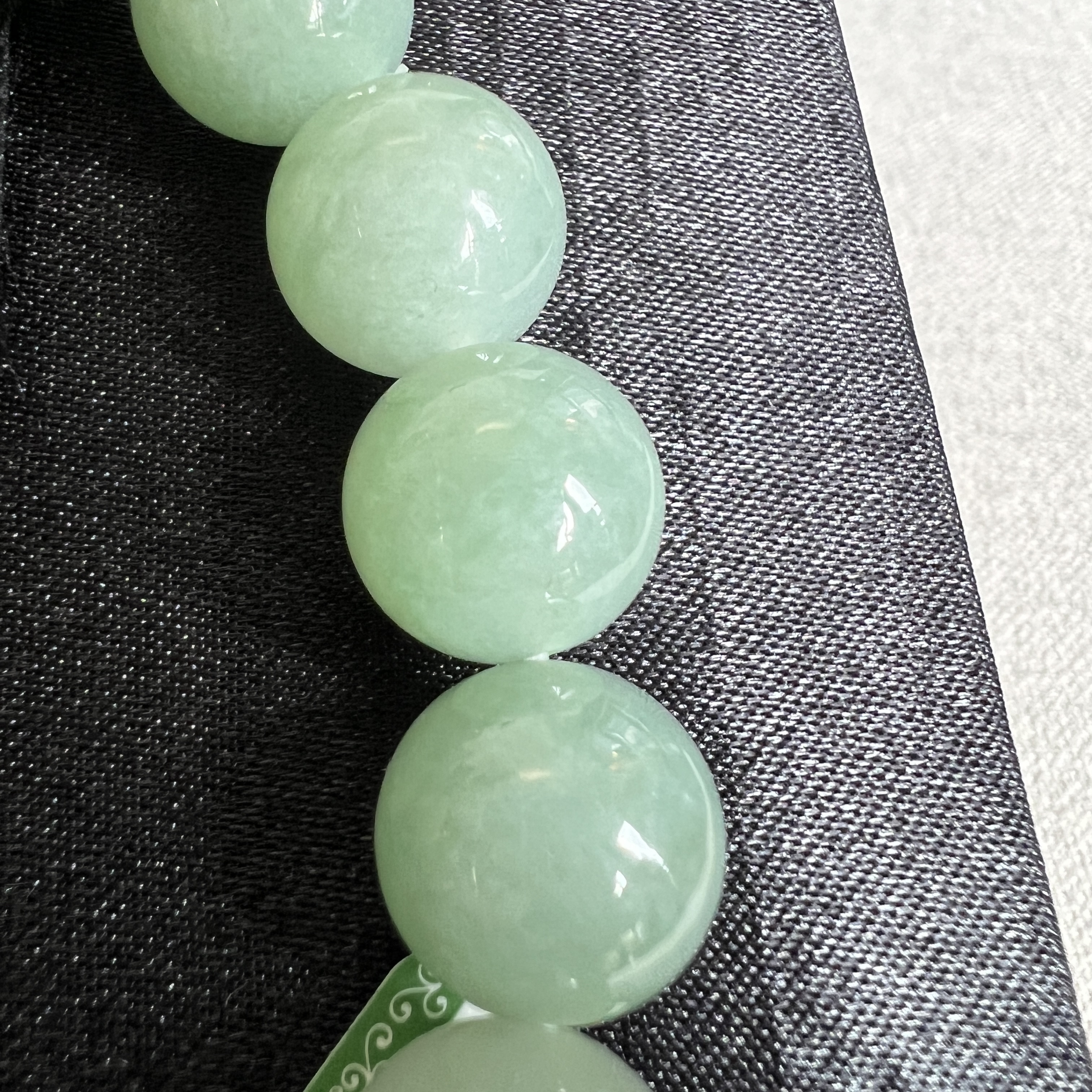 冰種淺絲瓜綠手串