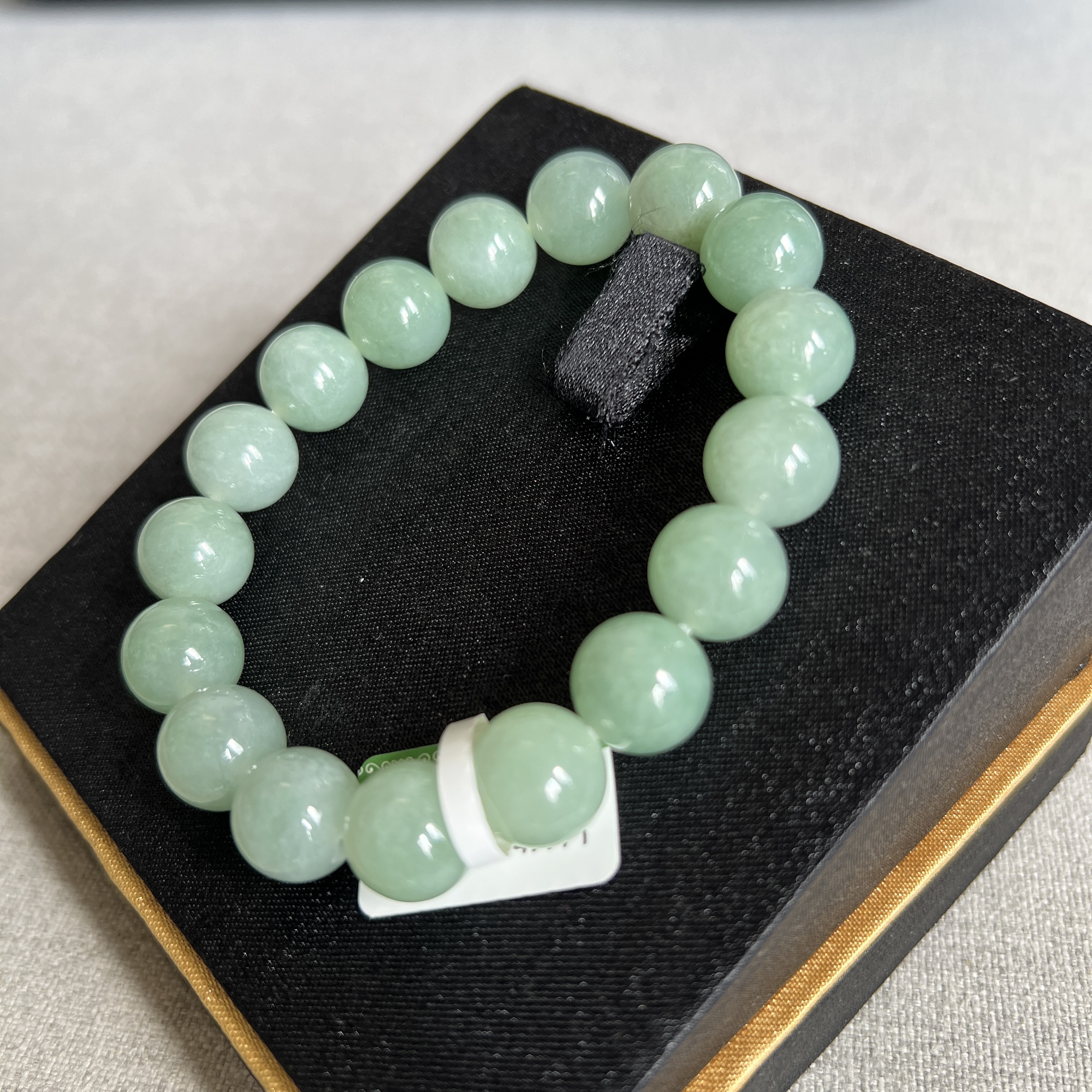 冰種淺絲瓜綠手串