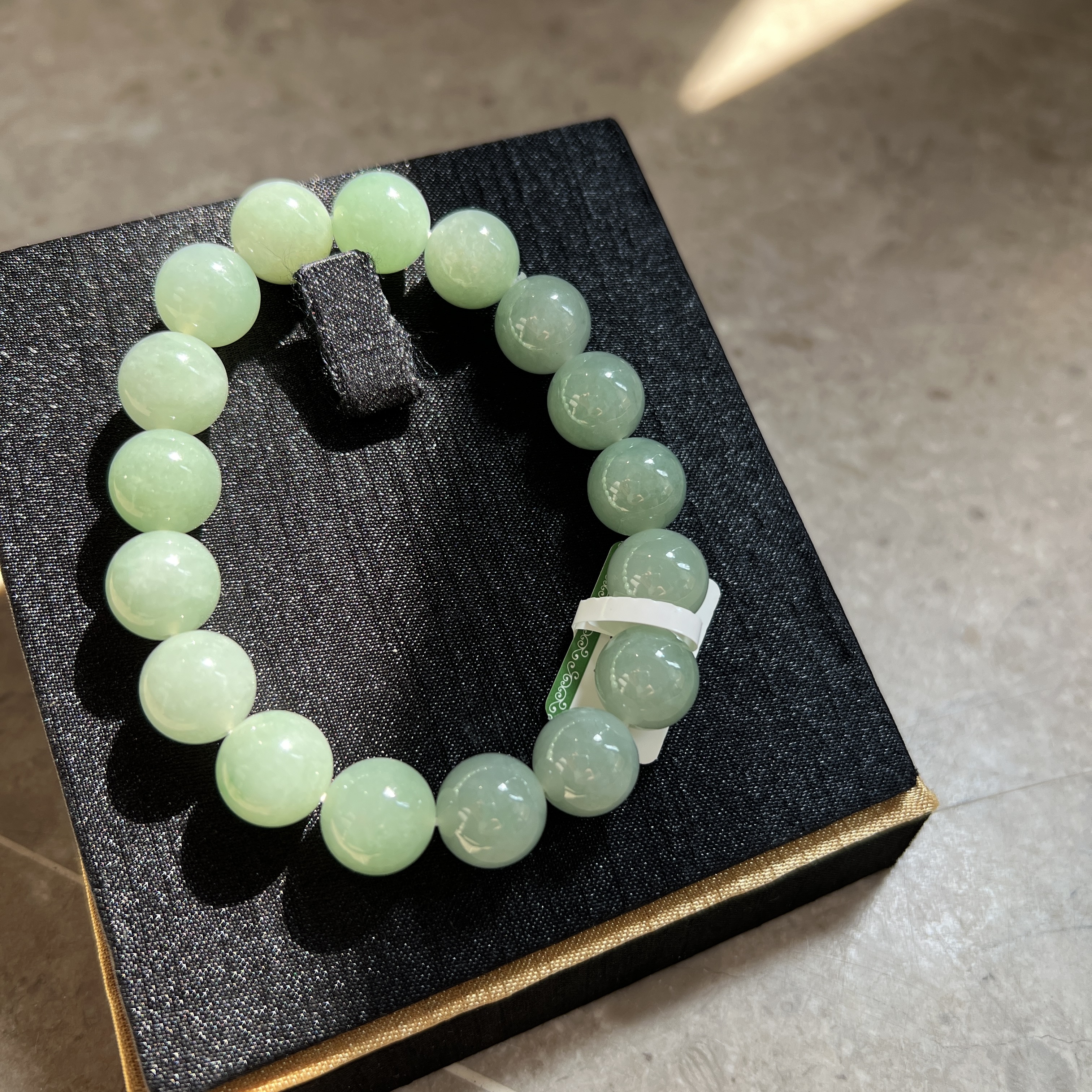 冰種淺絲瓜綠手串