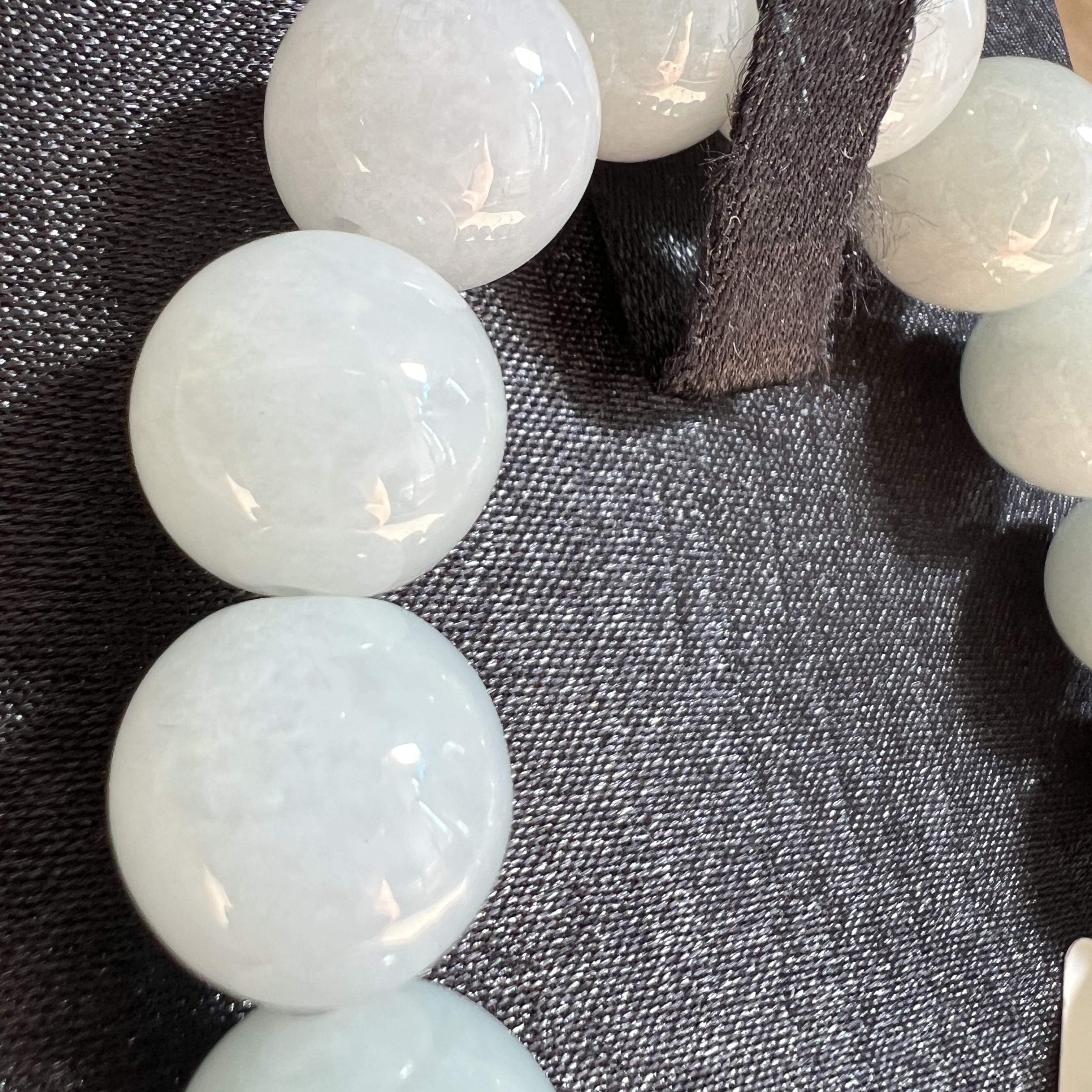 細糯淺白底色手串