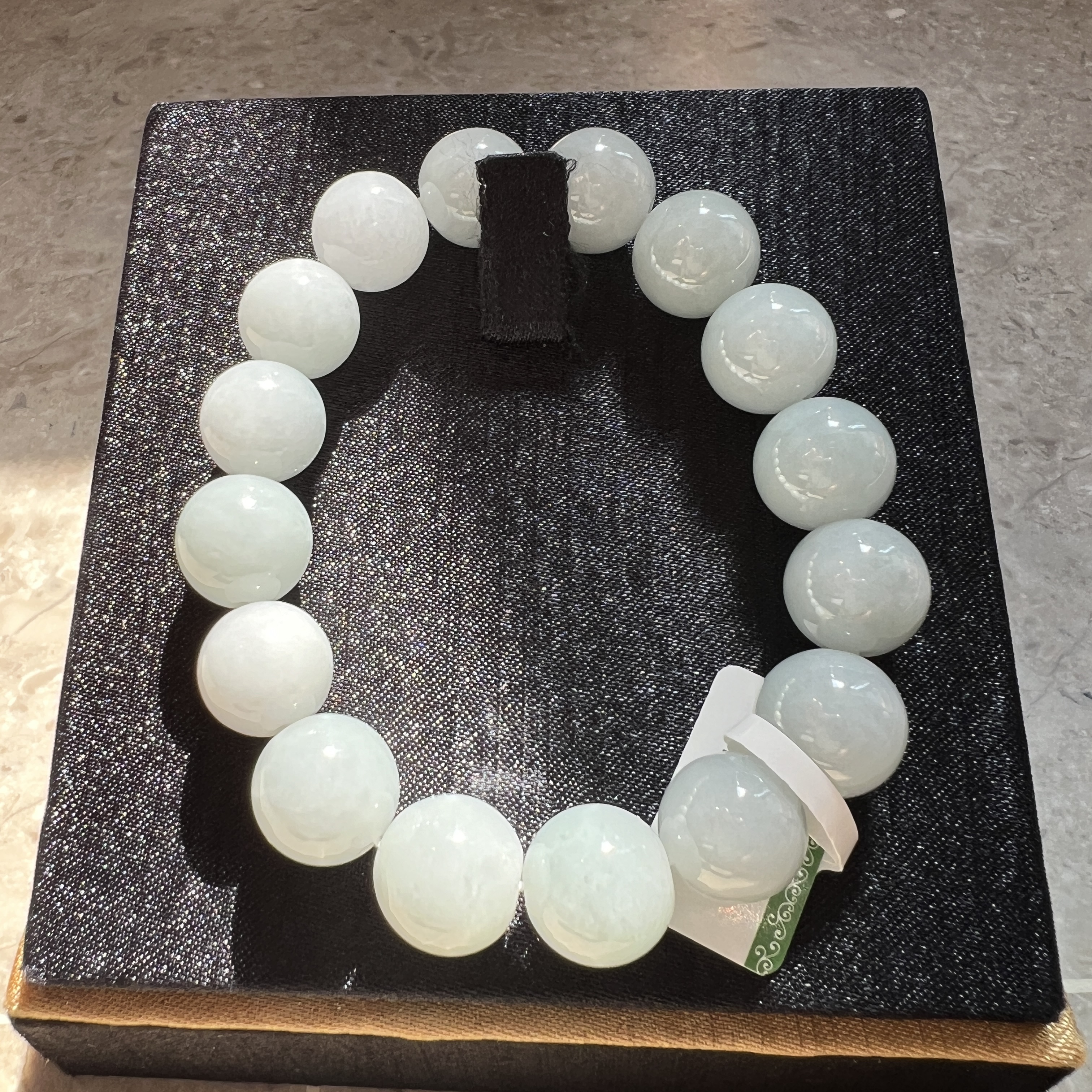 細糯淺白底色手串