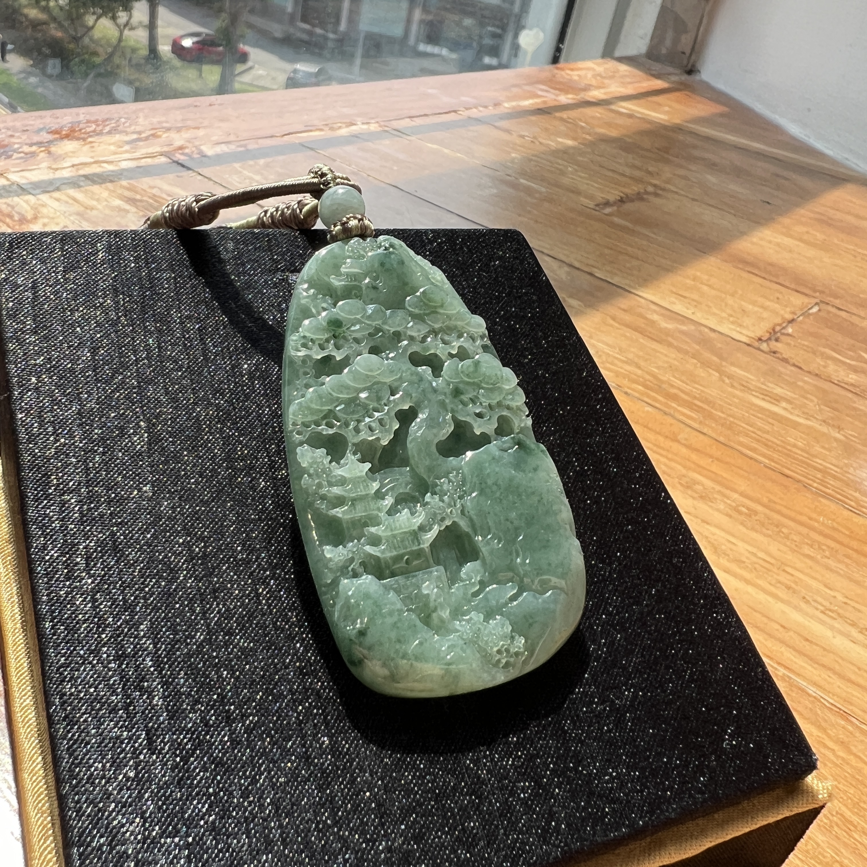 細糯湖水綠山水牌