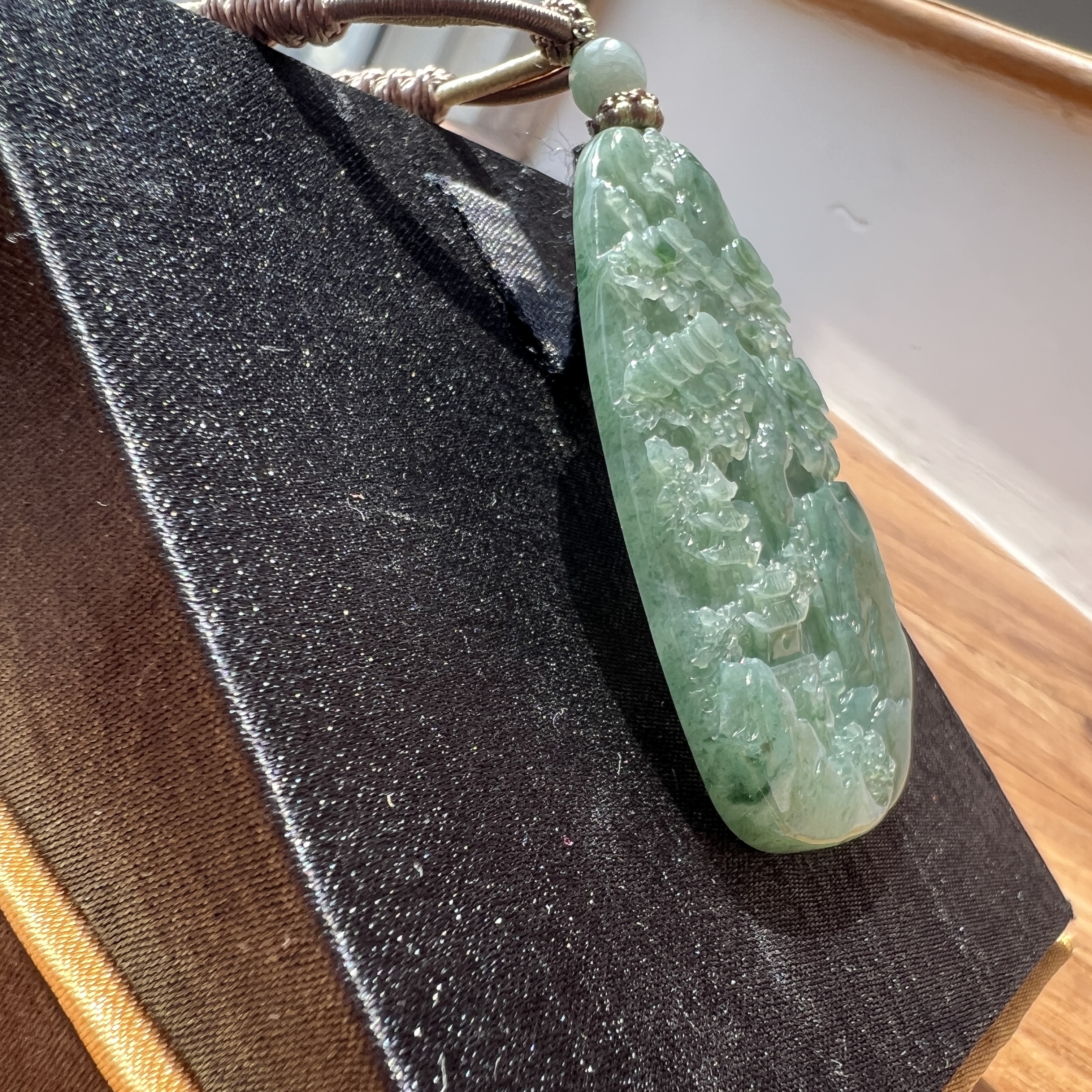 細糯湖水綠山水牌