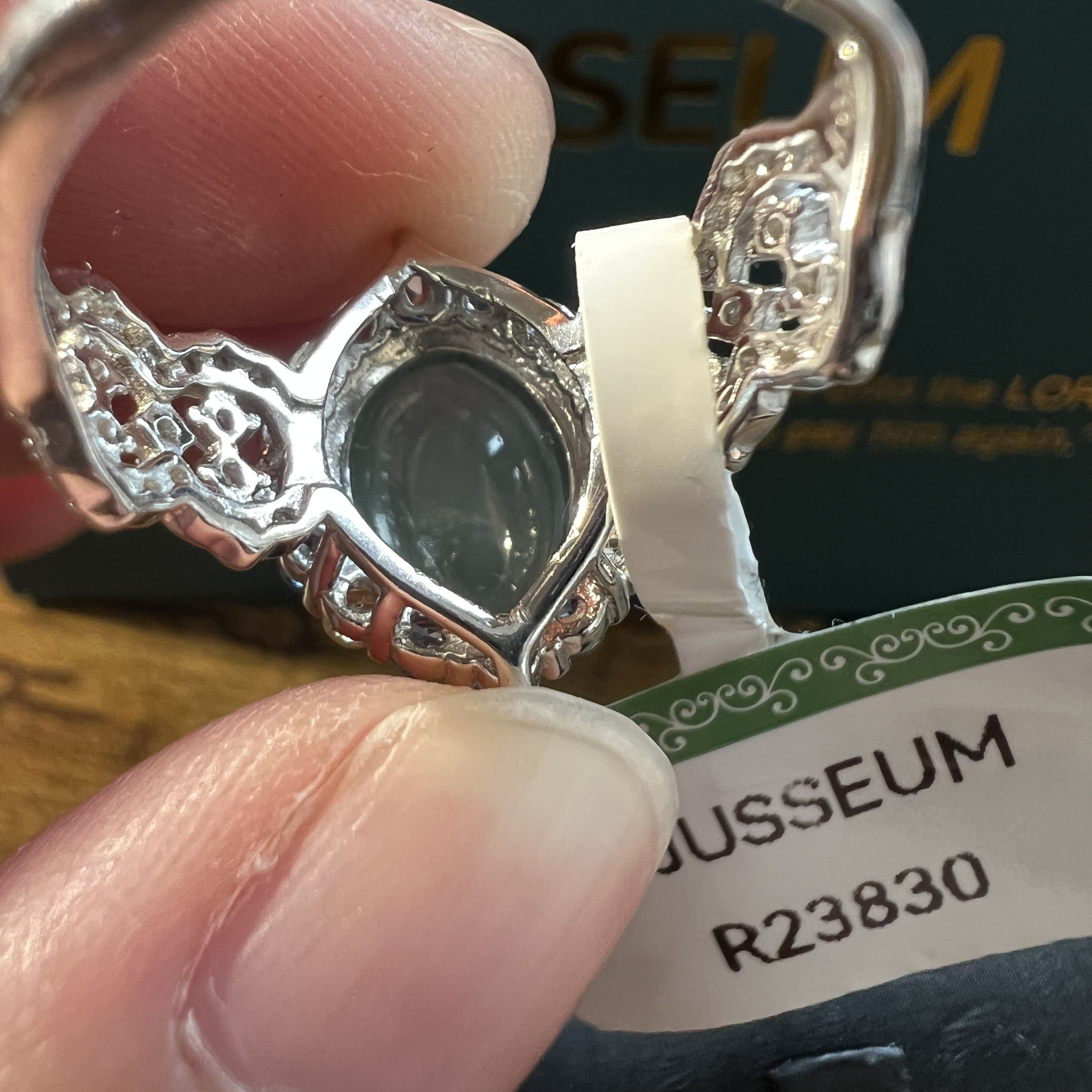 糯冰湖水綠飄花戒指