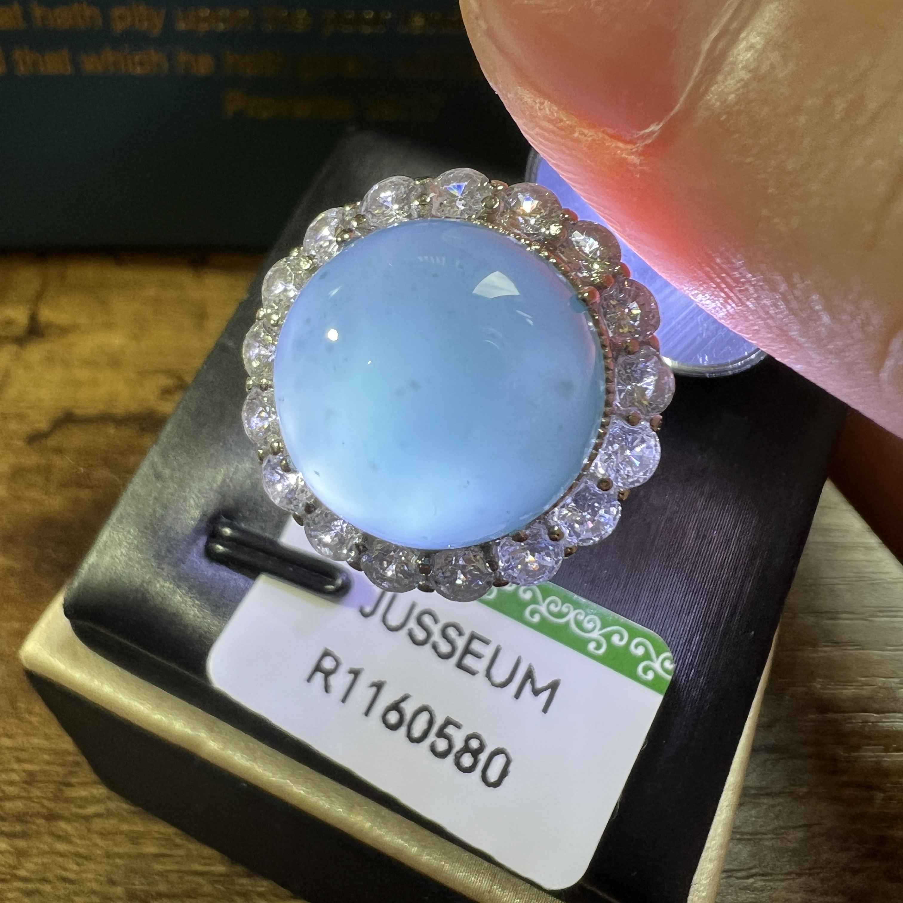 冰糯化湖水藍正元大蛋面戒指