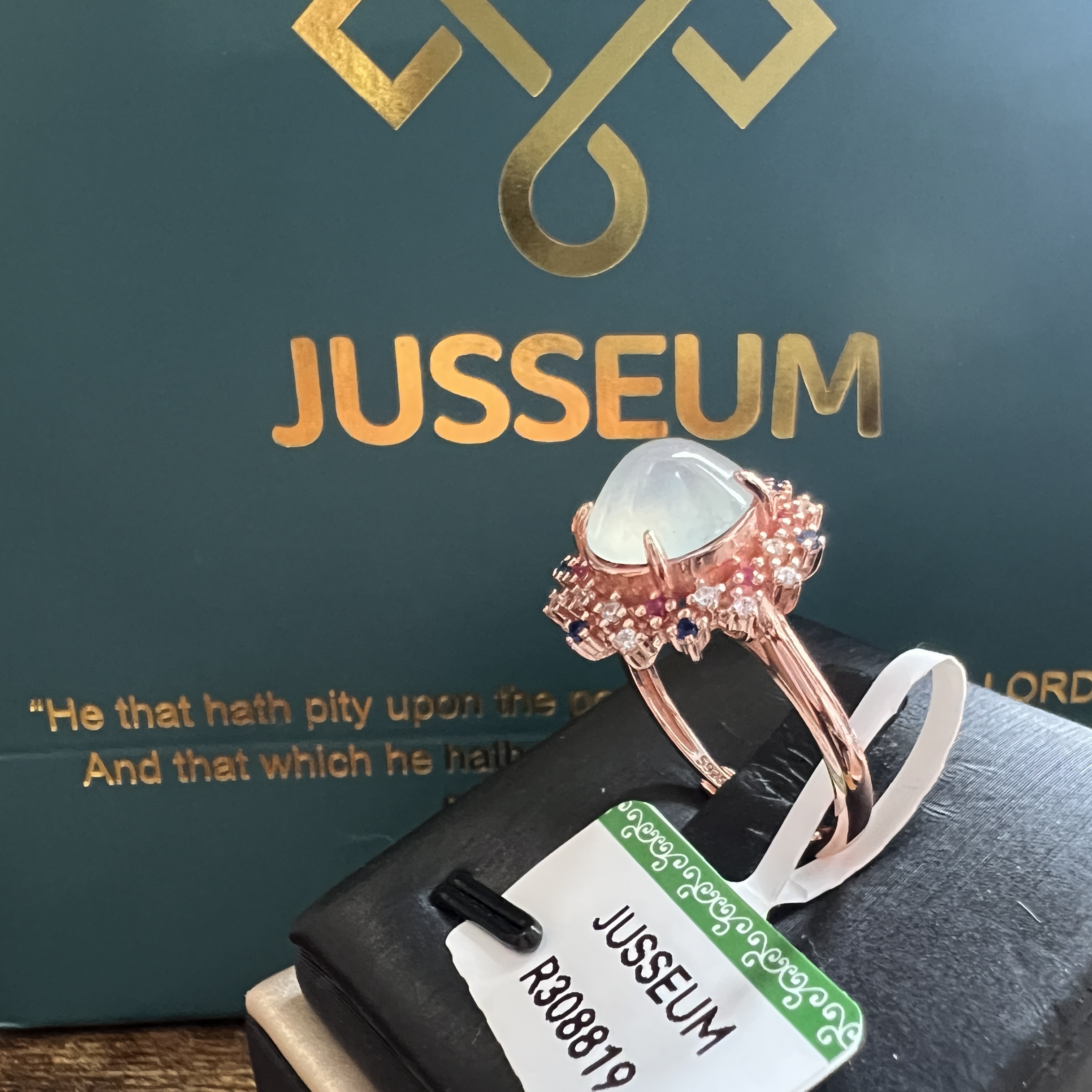 正冰起光白蛋面戒指