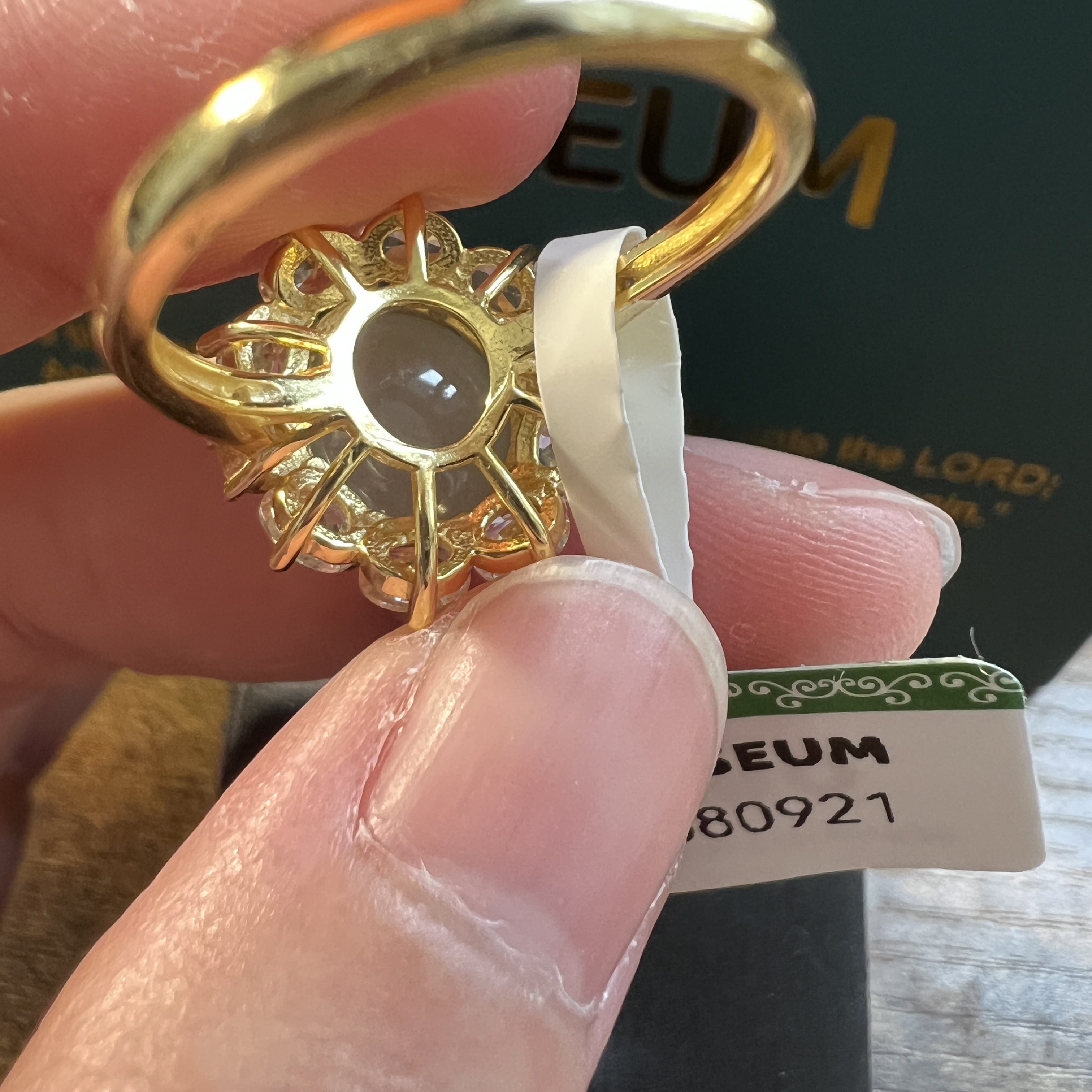 冰糯化種淺晴底色蛋面戒指