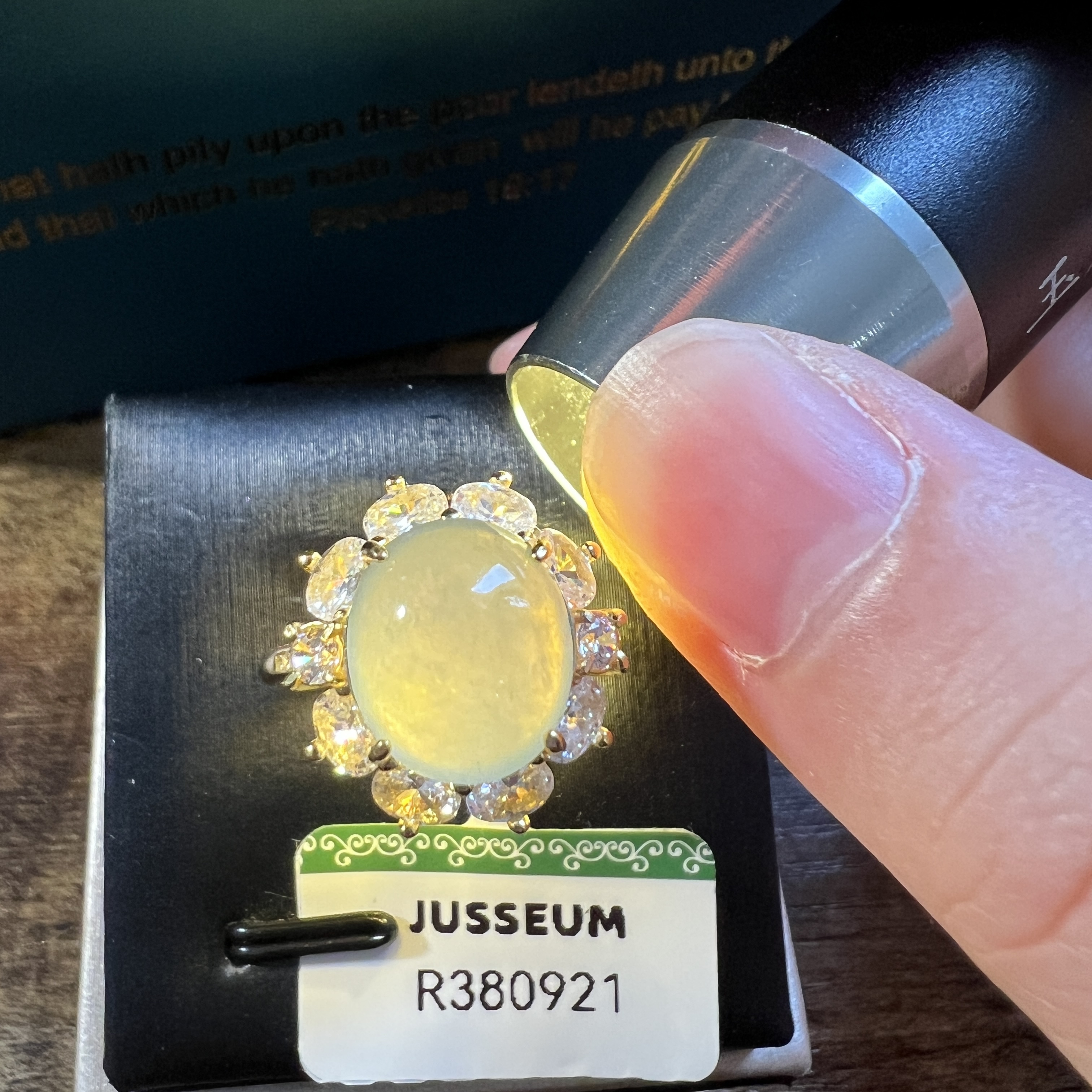 冰糯化種淺晴底色蛋面戒指