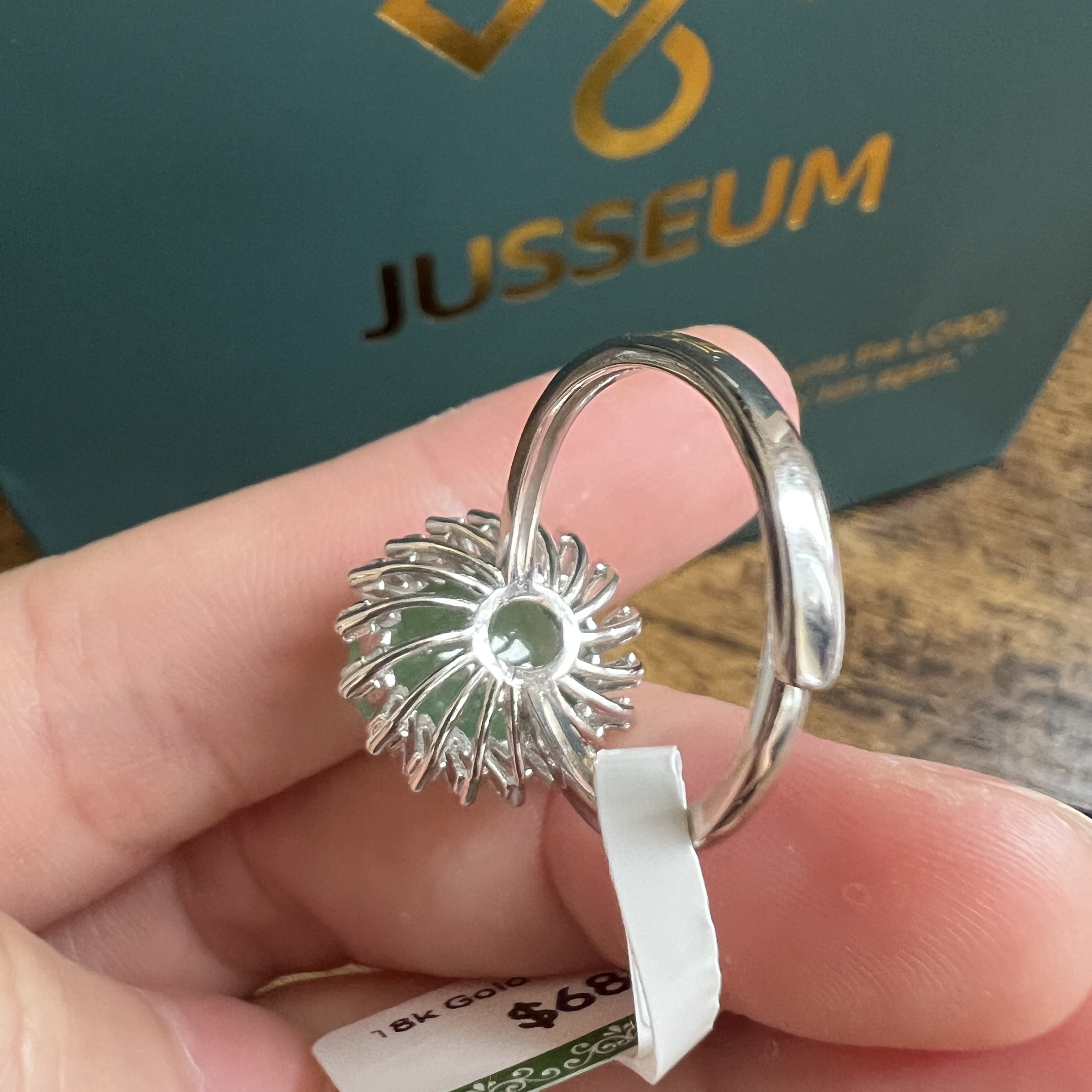 冰糯化絲瓜綠蛋面戒指