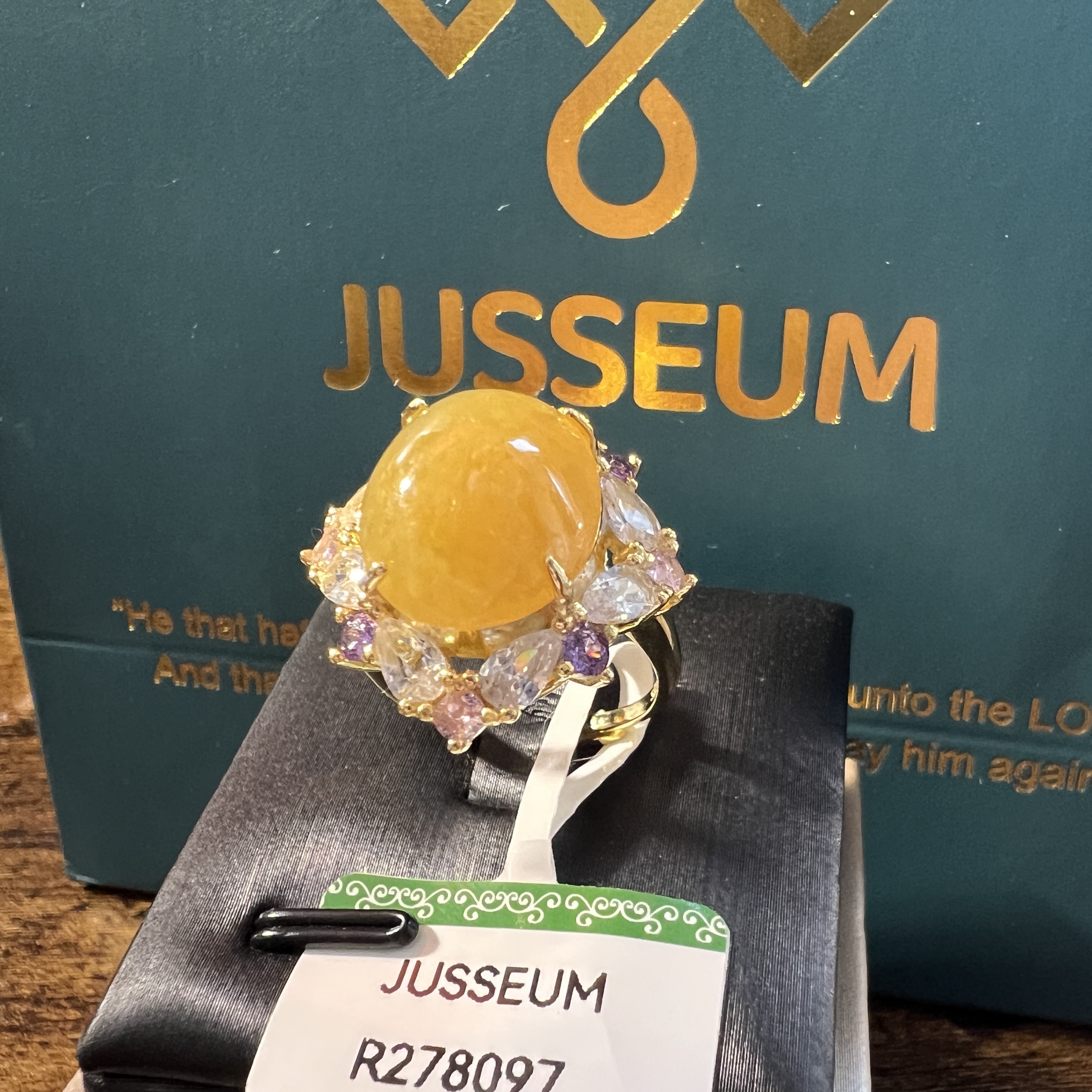 糯冰天然正黃大蛋面戒指