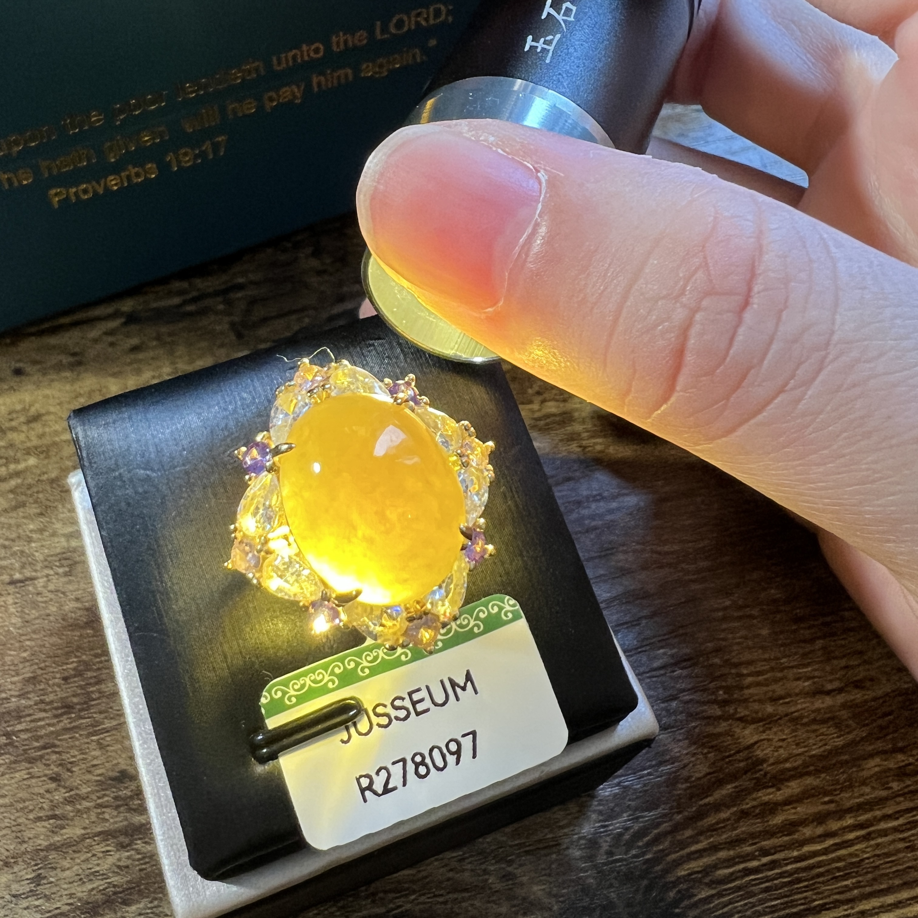 糯冰天然正黃大蛋面戒指