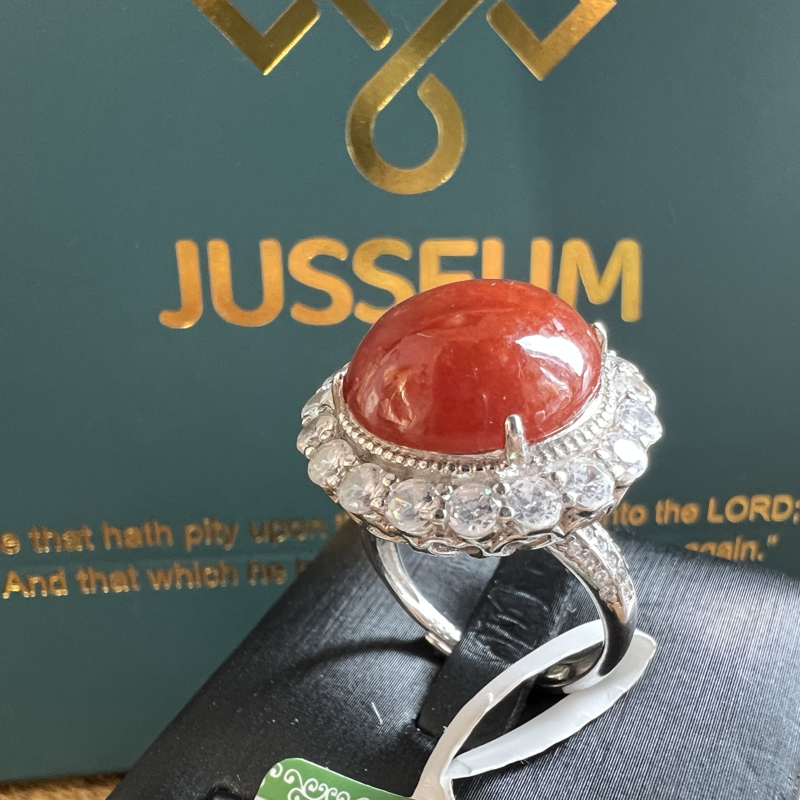 細糯正濃紅翡正圓大蛋面戒指