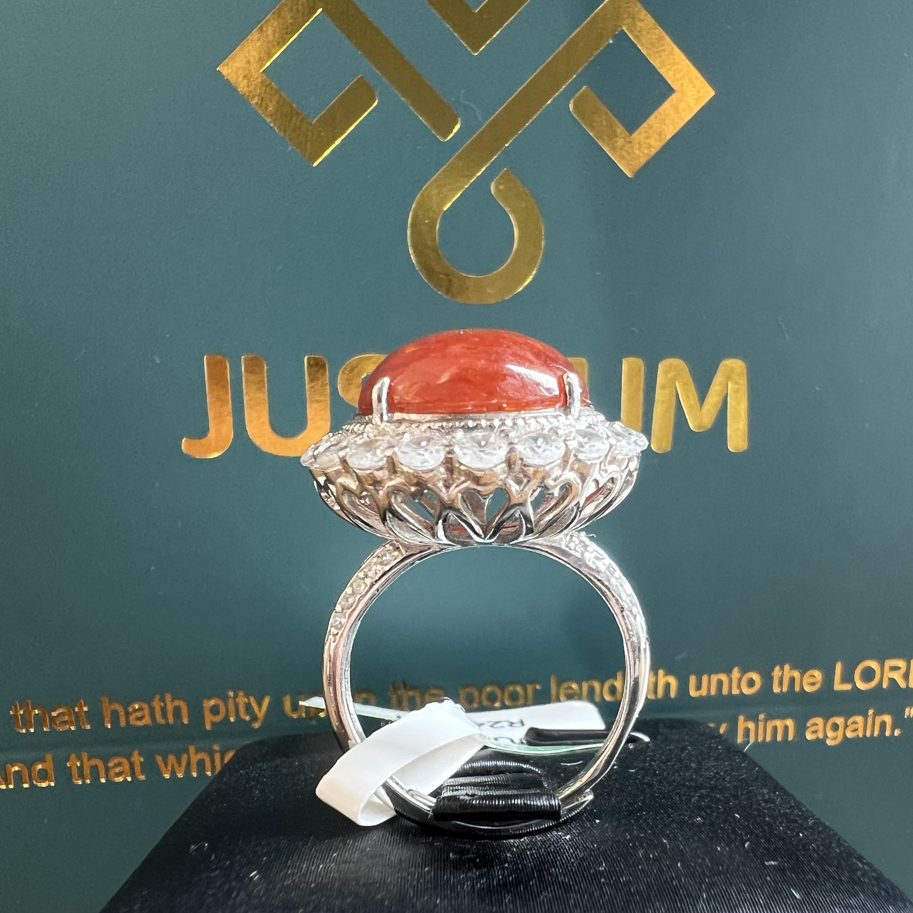 細糯正濃紅翡正圓大蛋面戒指