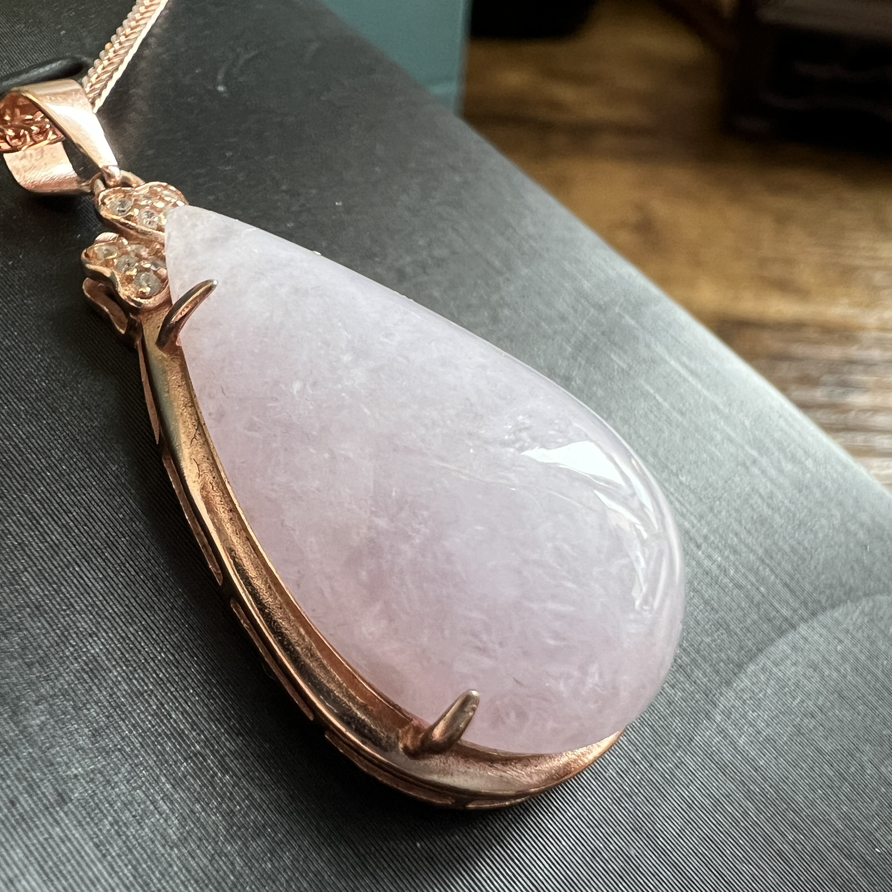 細糯淺紫水滴吊墜