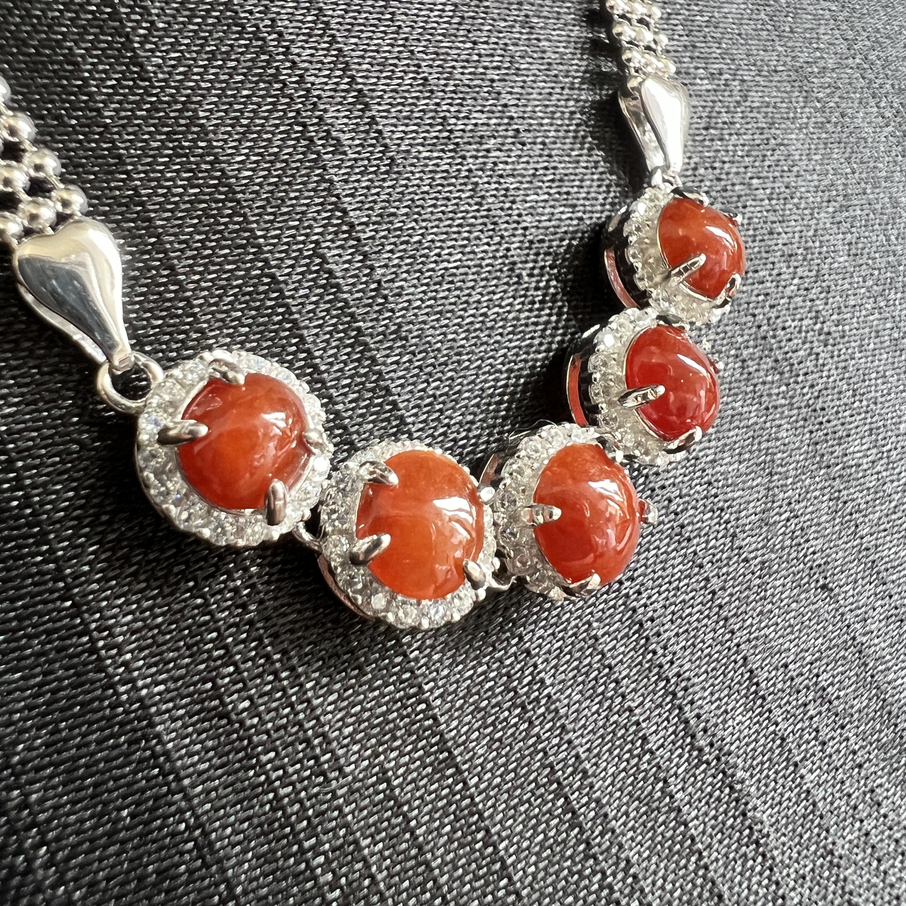 細糯正濃紅翡手鍊