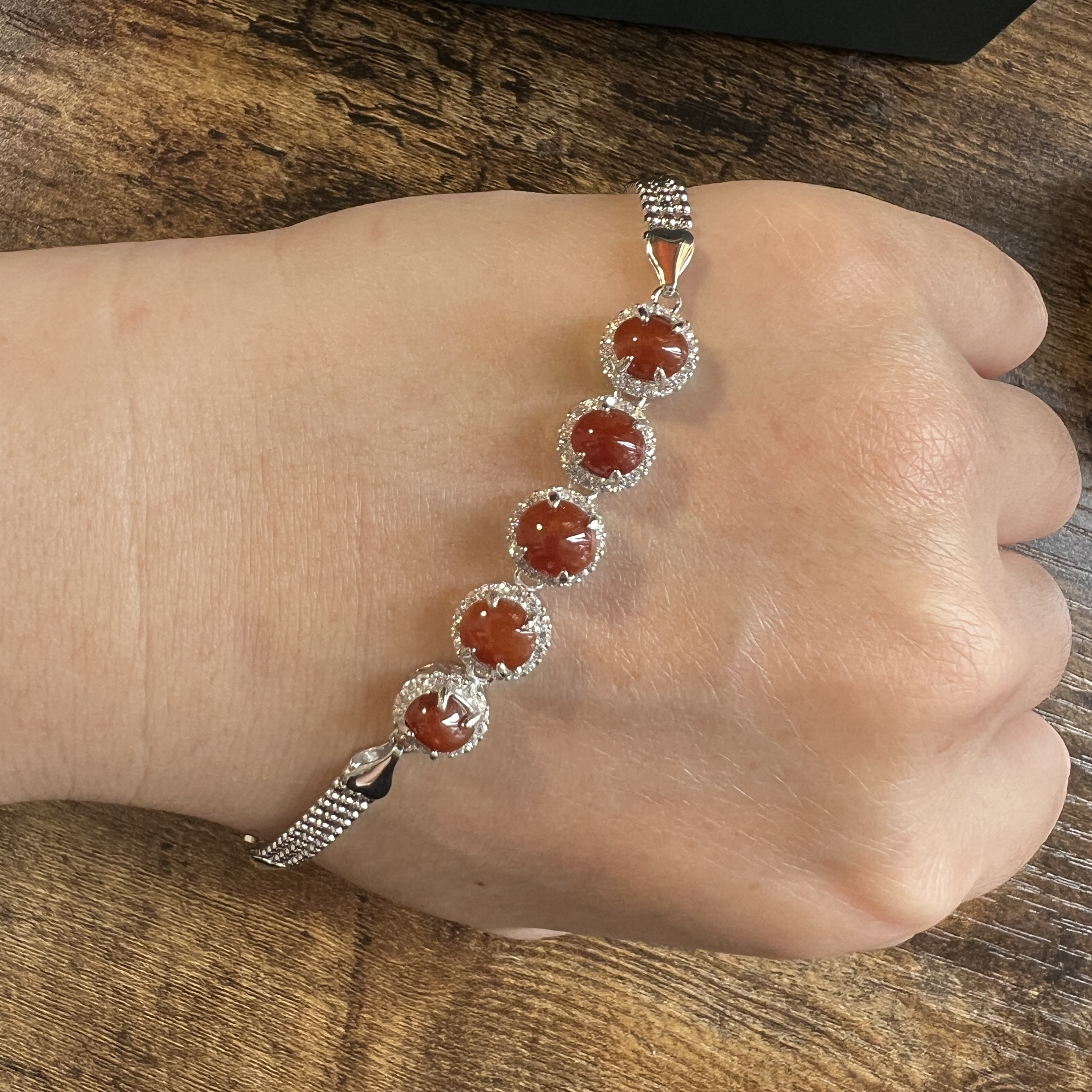 細糯正濃紅翡手鍊