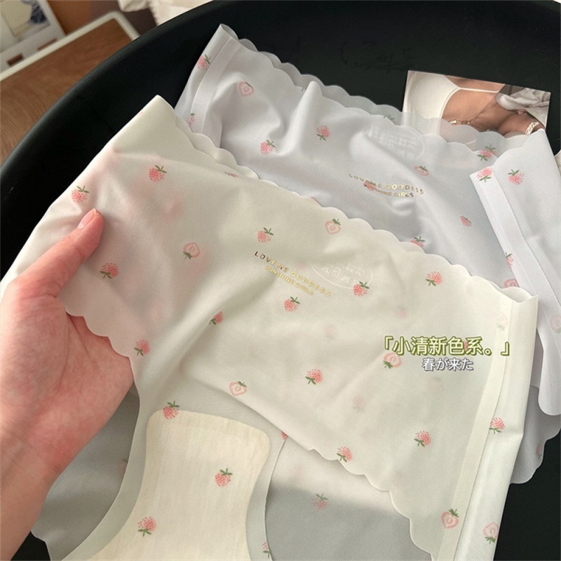 超薄裸感三角内褲