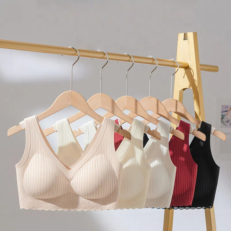 無痕大胸薄款聚攏固定杯無鋼圈舒適背心式文胸