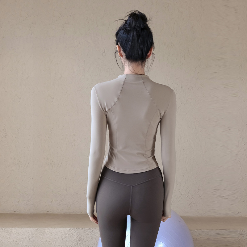 长袖修身运动外套