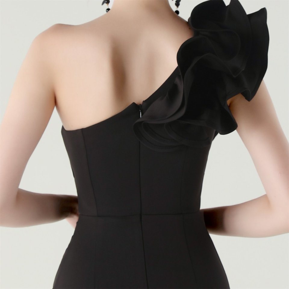 Gorgeous One Side Shoulder Fitting Evening Gown (Black) (Made To Order)