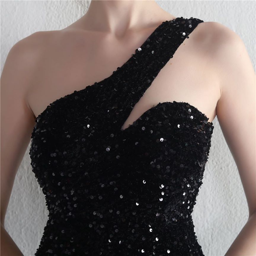 One Side Shoulder Sequins with Overlap Slit Evening Gowns (Black) (Made To Order)
