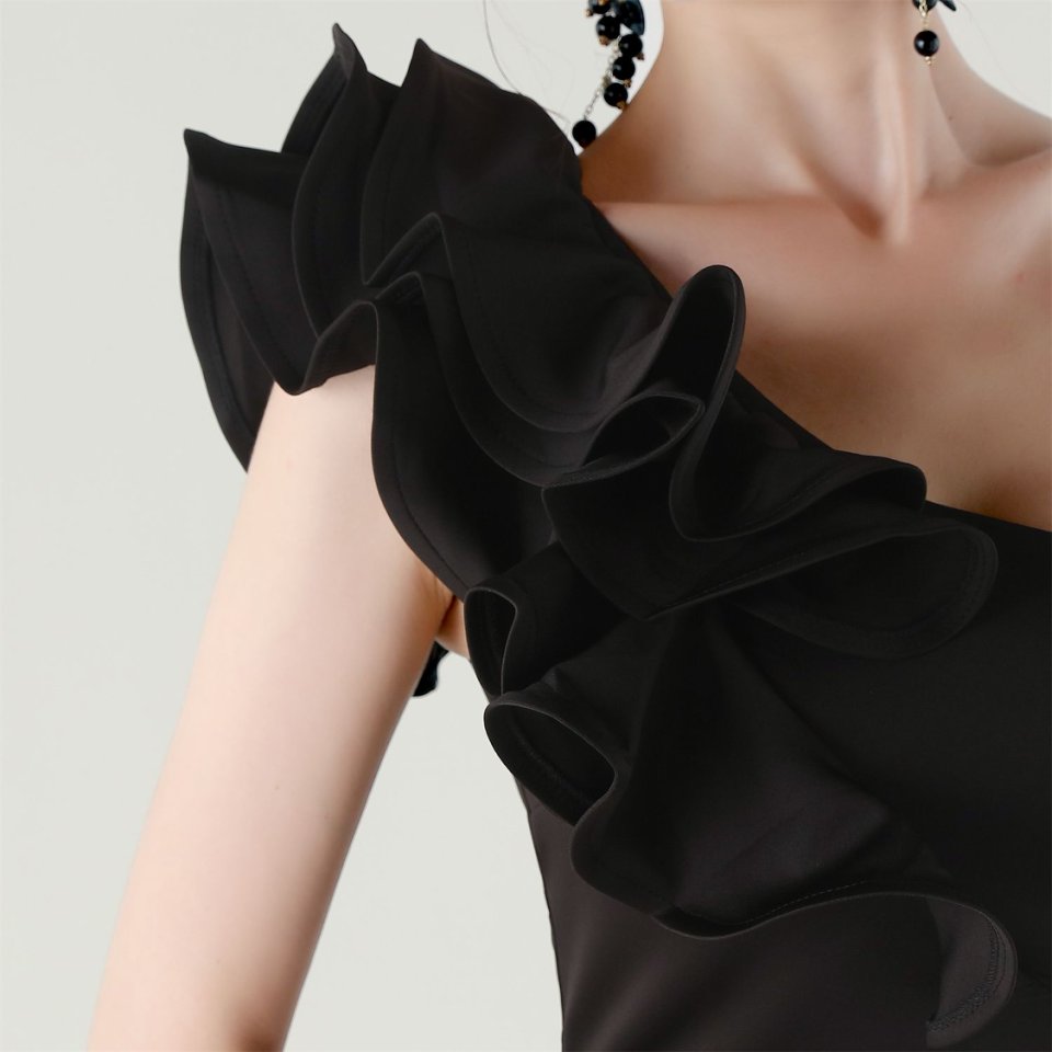 Gorgeous One Side Shoulder Fitting Evening Gown (Black) (Made To Order)