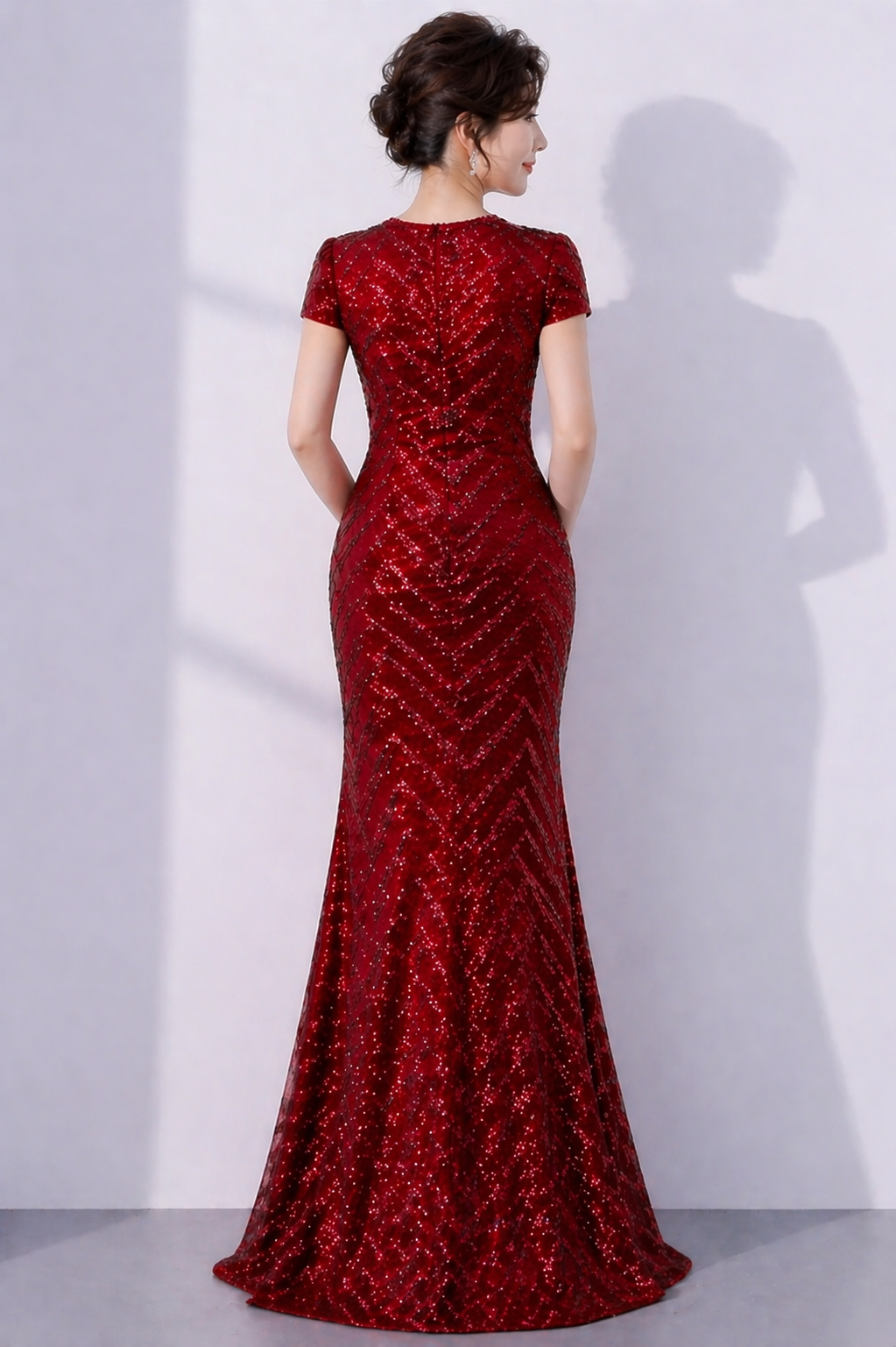 Cape Sleeve Round Neck Sequins Mermaid Gown (Red) 