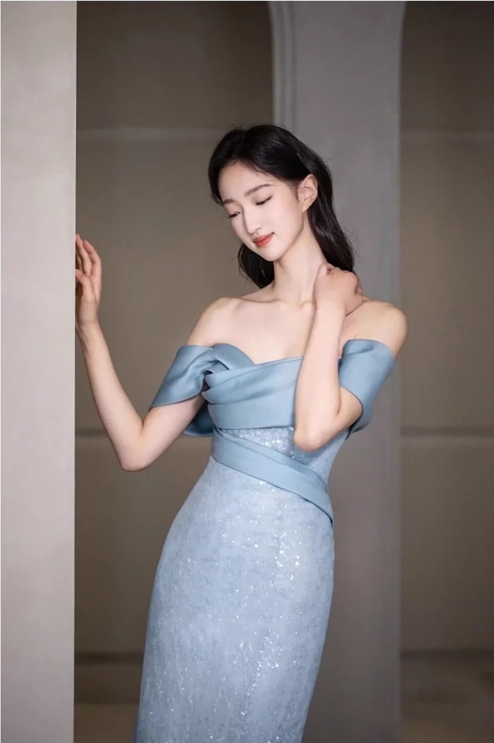Elegant Off Shoulder Sequins Mermaid Long Gown 