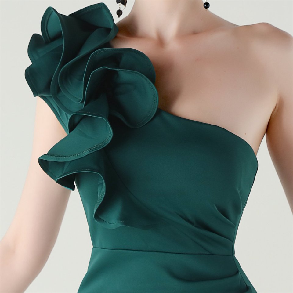 Gorgeous One Side Shoulder Fitting Evening Gown (Green) (Made To Order)