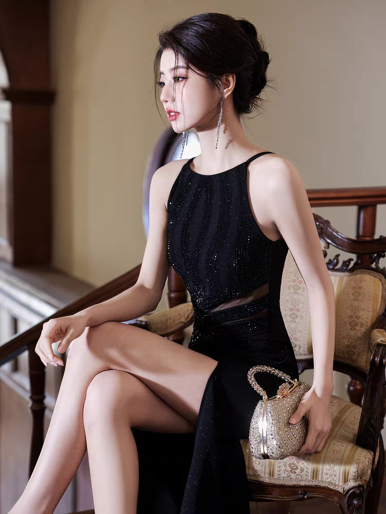 Round Neck with Transparent Pattern Waist Gown (Retail)