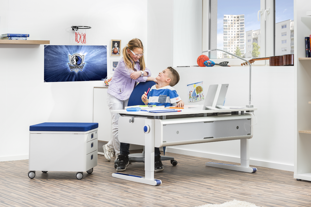 Moll Champion Ergonomic Study Table-Bebehaus