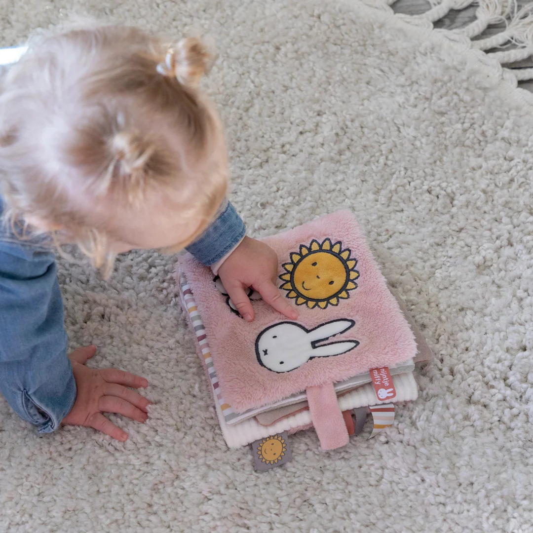 MIFFY Activity Book Fluffy Pink