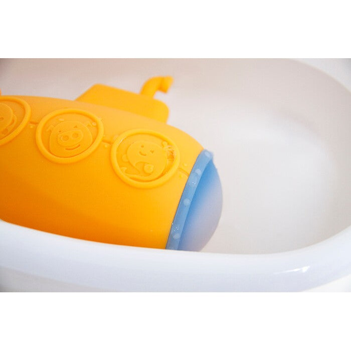 Marcus & Marcus Silicone Bath Toys Submarine Squirt-Bebehaus