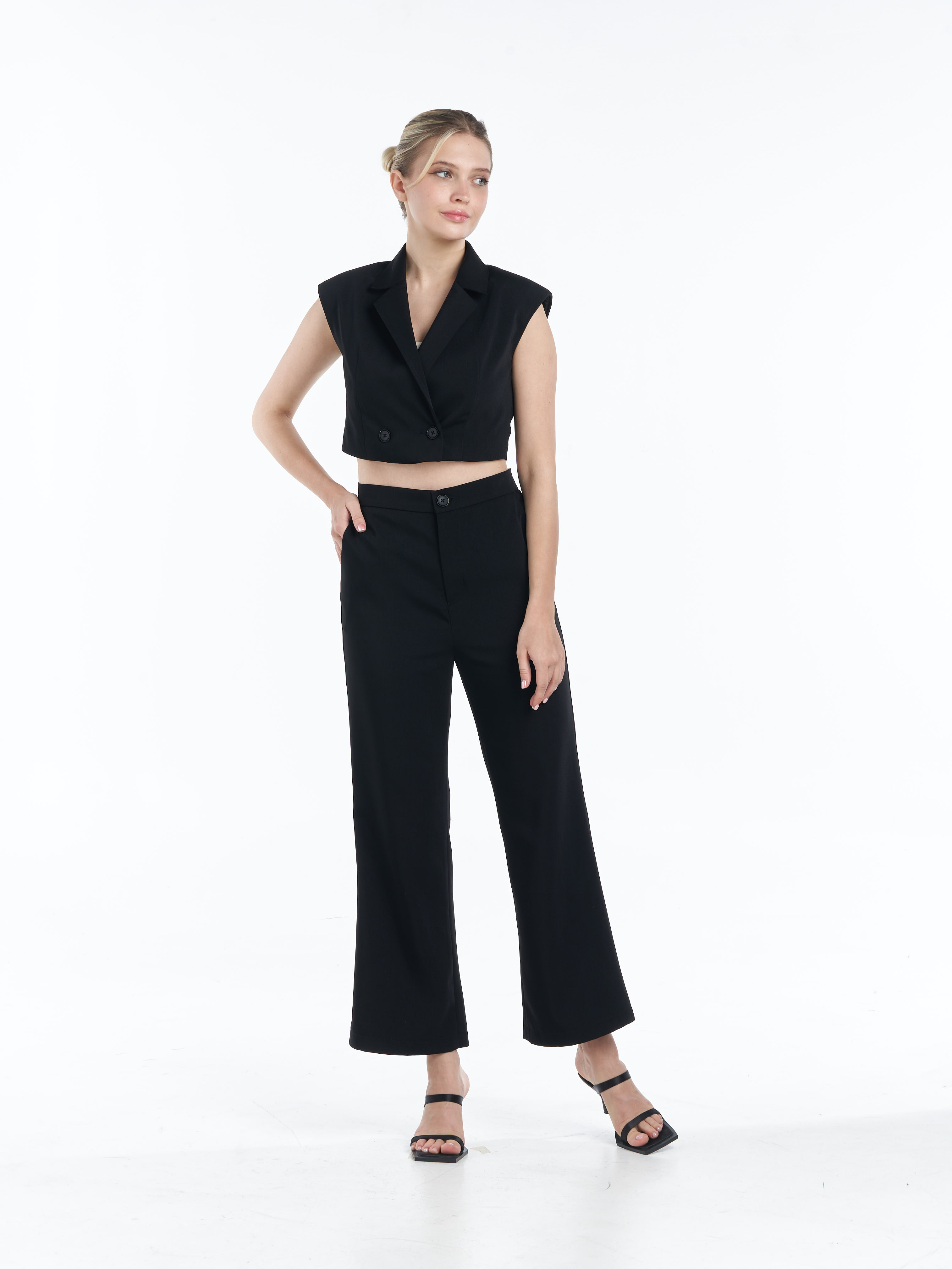 Iverlyn Blazer Top [Classic Black]