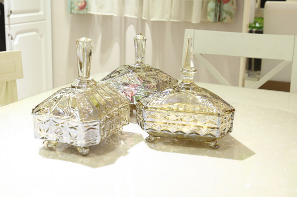 Hũ pha lê tam giác