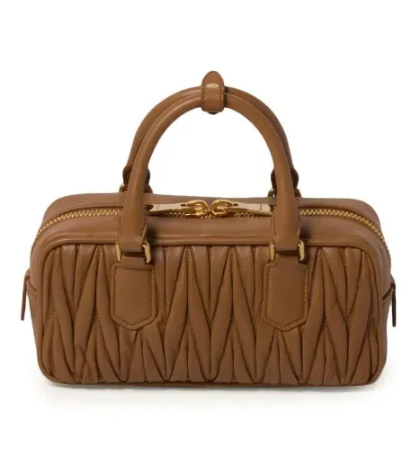 関税込み【MIIU MIU】マトラセバッグ ハンドバッグ ２Way使用