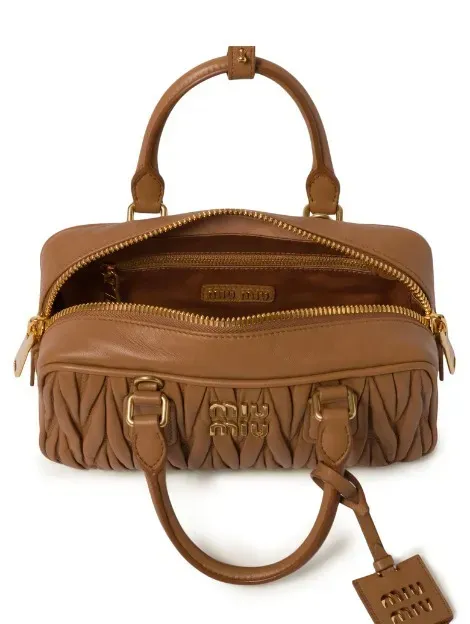 関税込み【MIIU MIU】マトラセバッグ ハンドバッグ ２Way使用